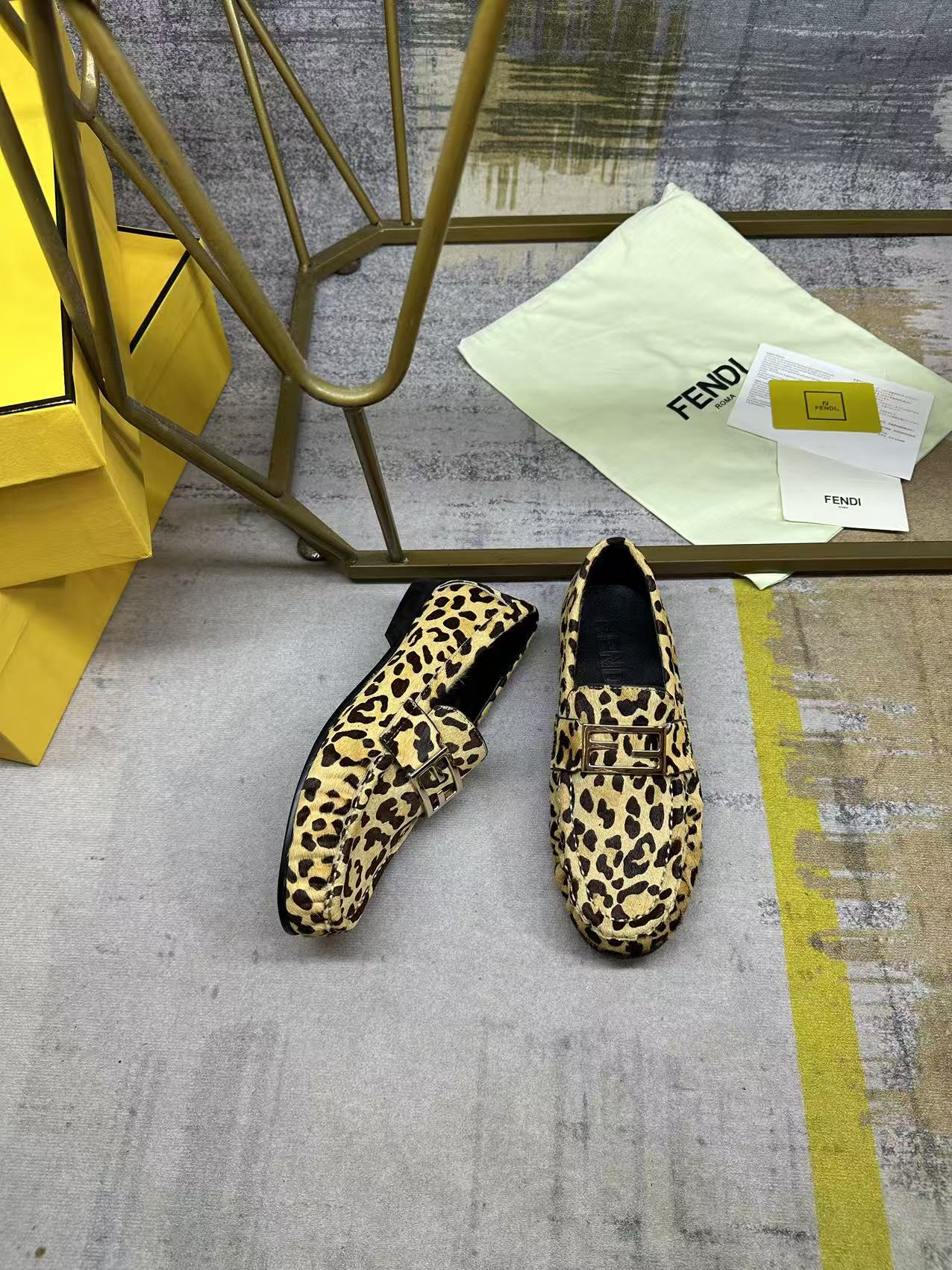 Fendi Latest Round-Toe Loafer Brown Lambskin 575413