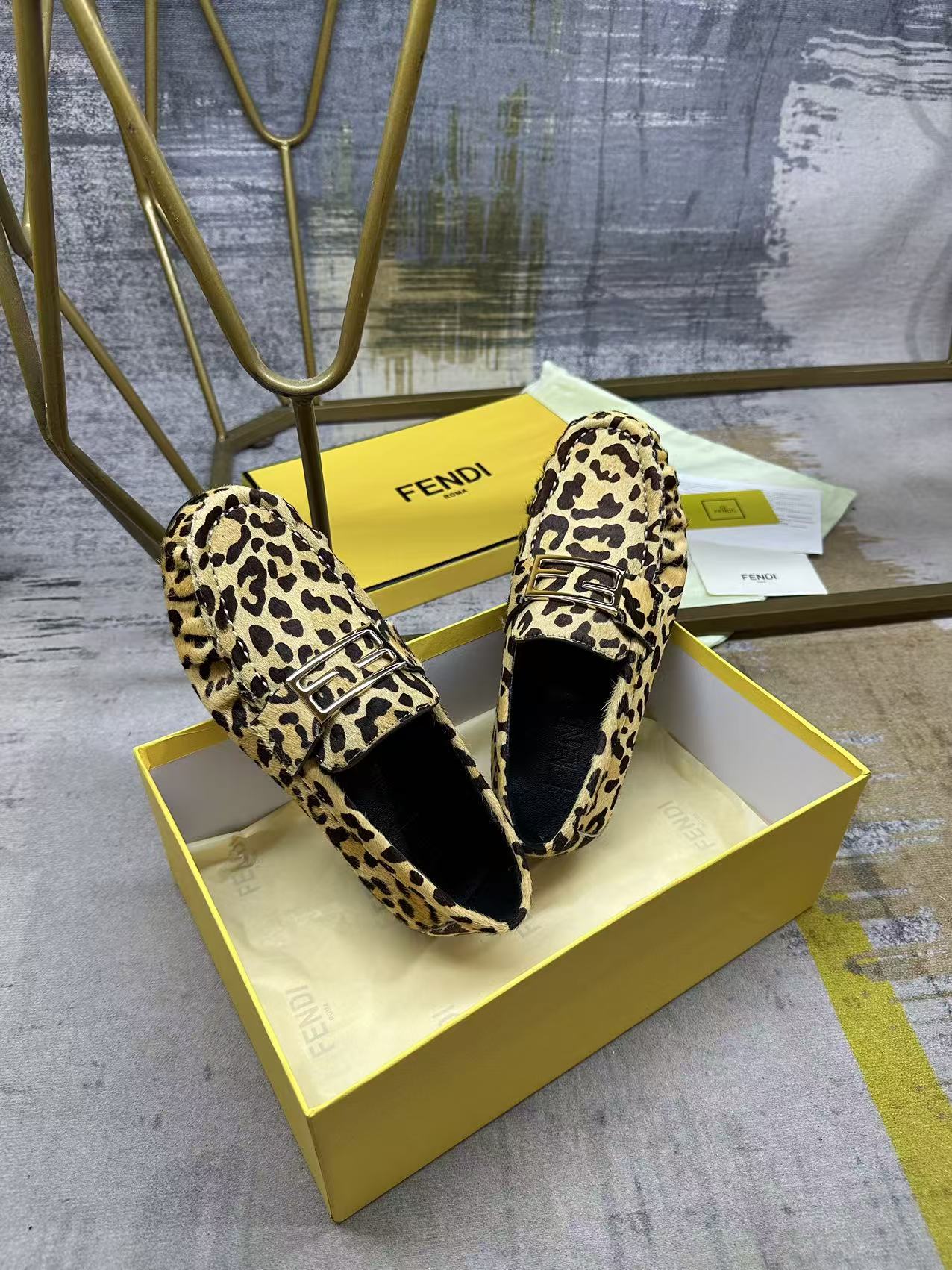 Fendi Latest Round-Toe Loafer Brown Lambskin 575413