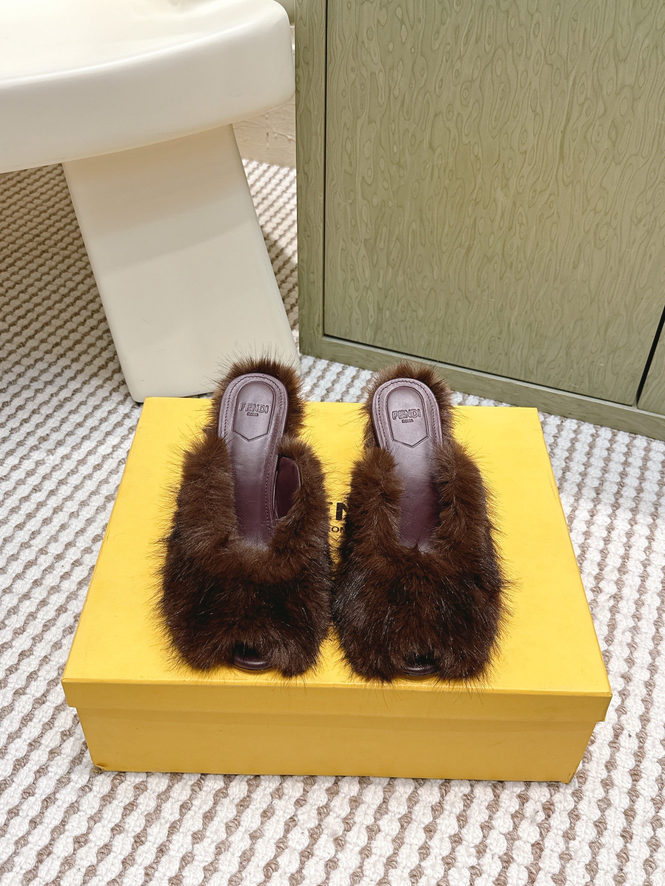 Fendi Fur Slip-On Dark Brown Rabbit Fur 568919