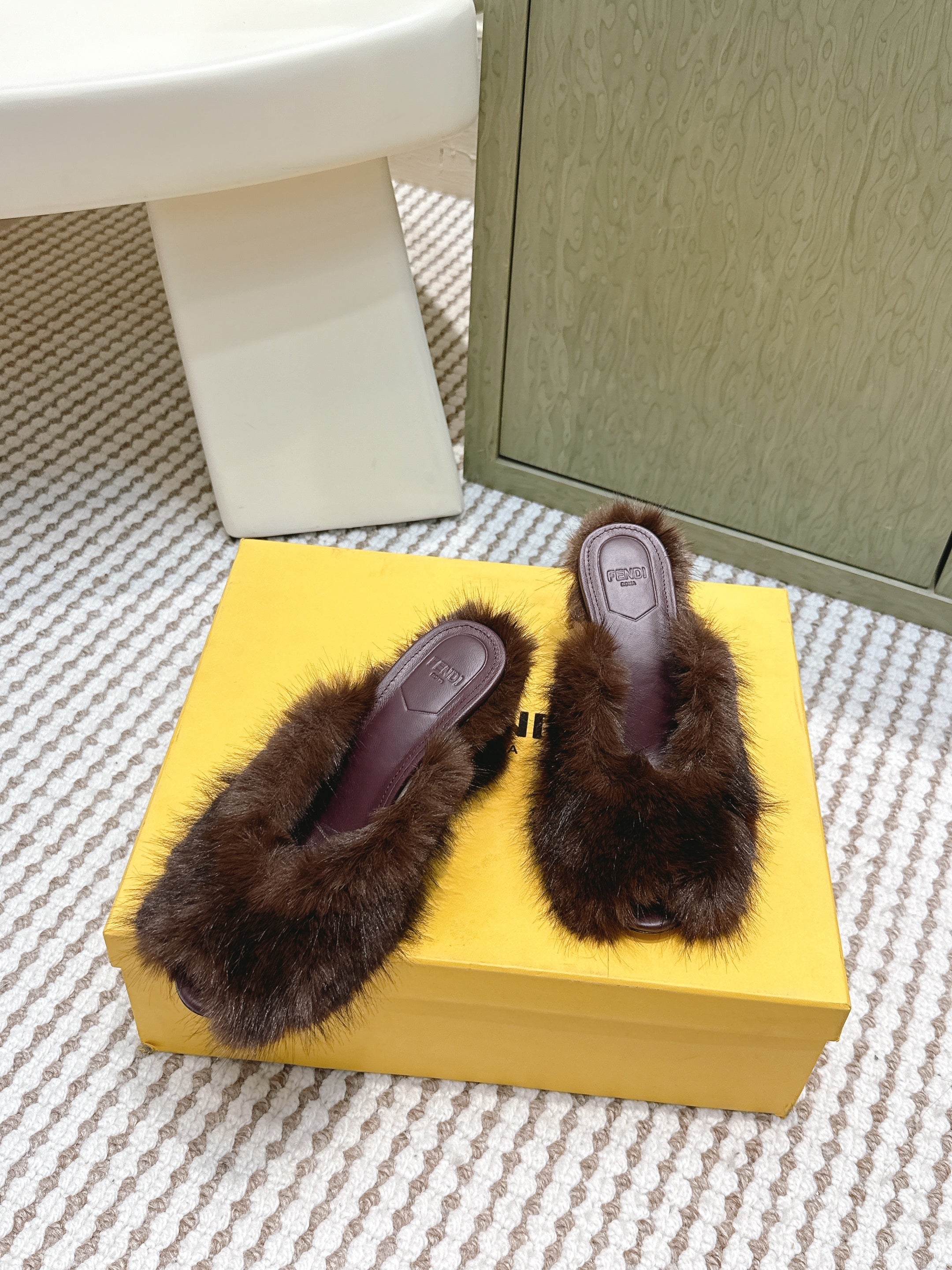 Fendi Fur Slip-On Dark Brown Rabbit Fur 568919