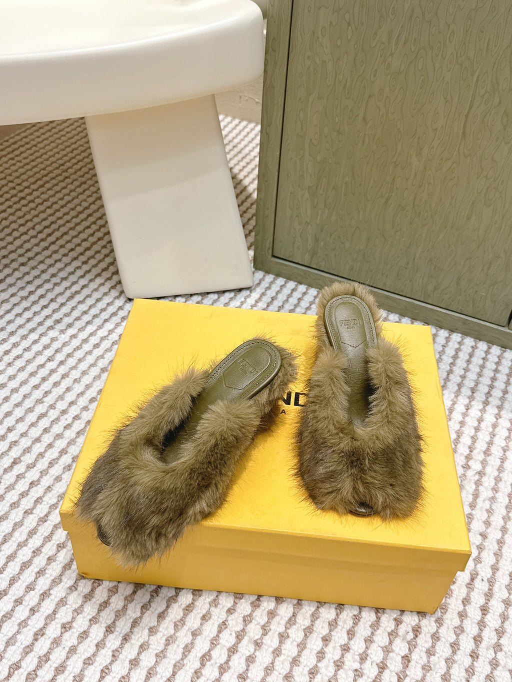 Fendi Fur Slip-On Moss Green Rabbit Fur 568918