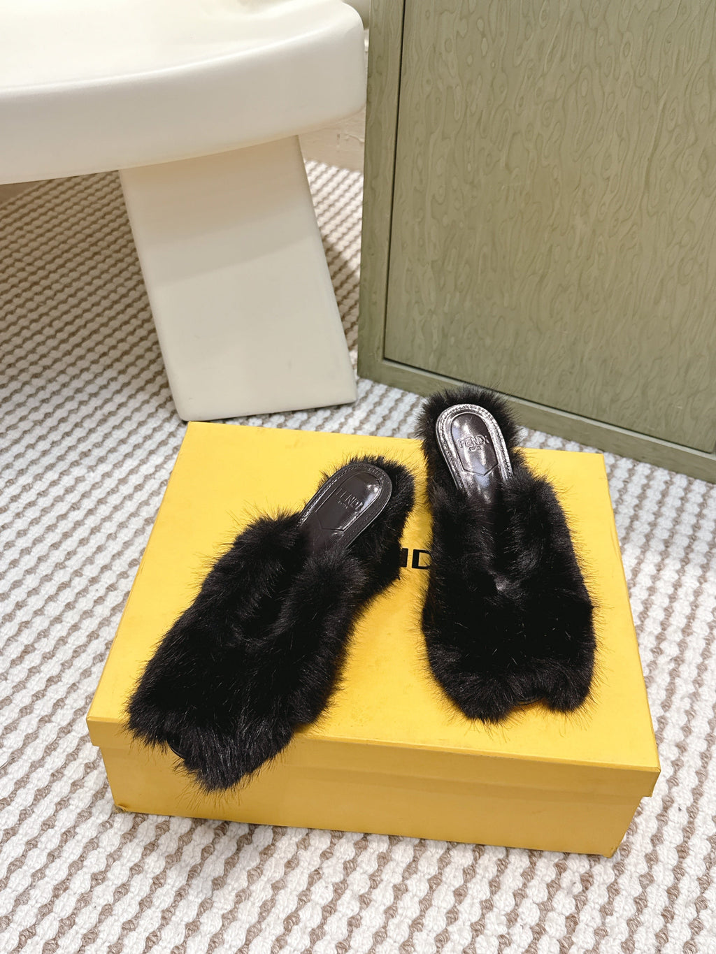Fendi Fur Slip-On Black Rabbit Fur 568916