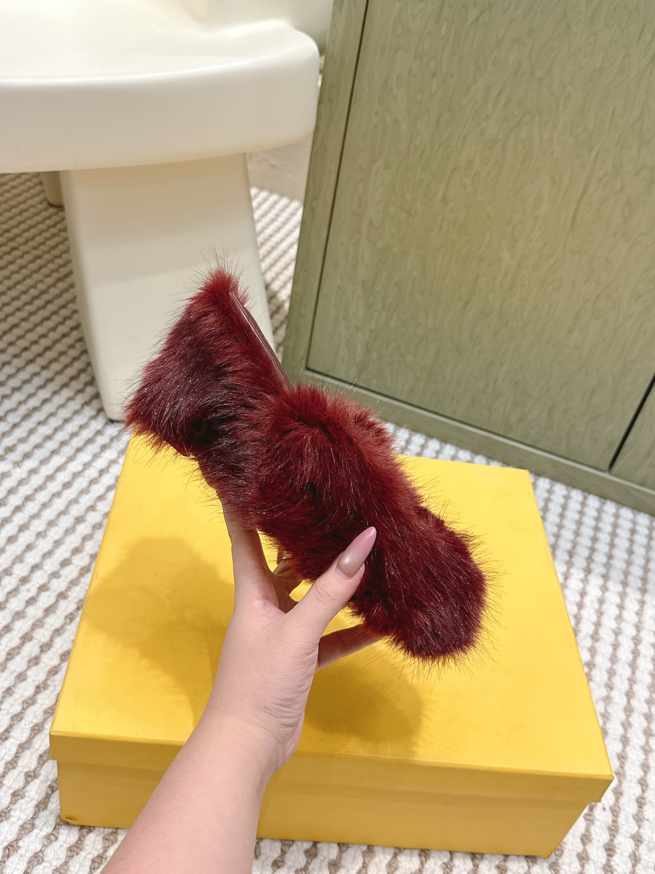 Fendi Fur Slip-On Burgundy Rabbit Fur 568915