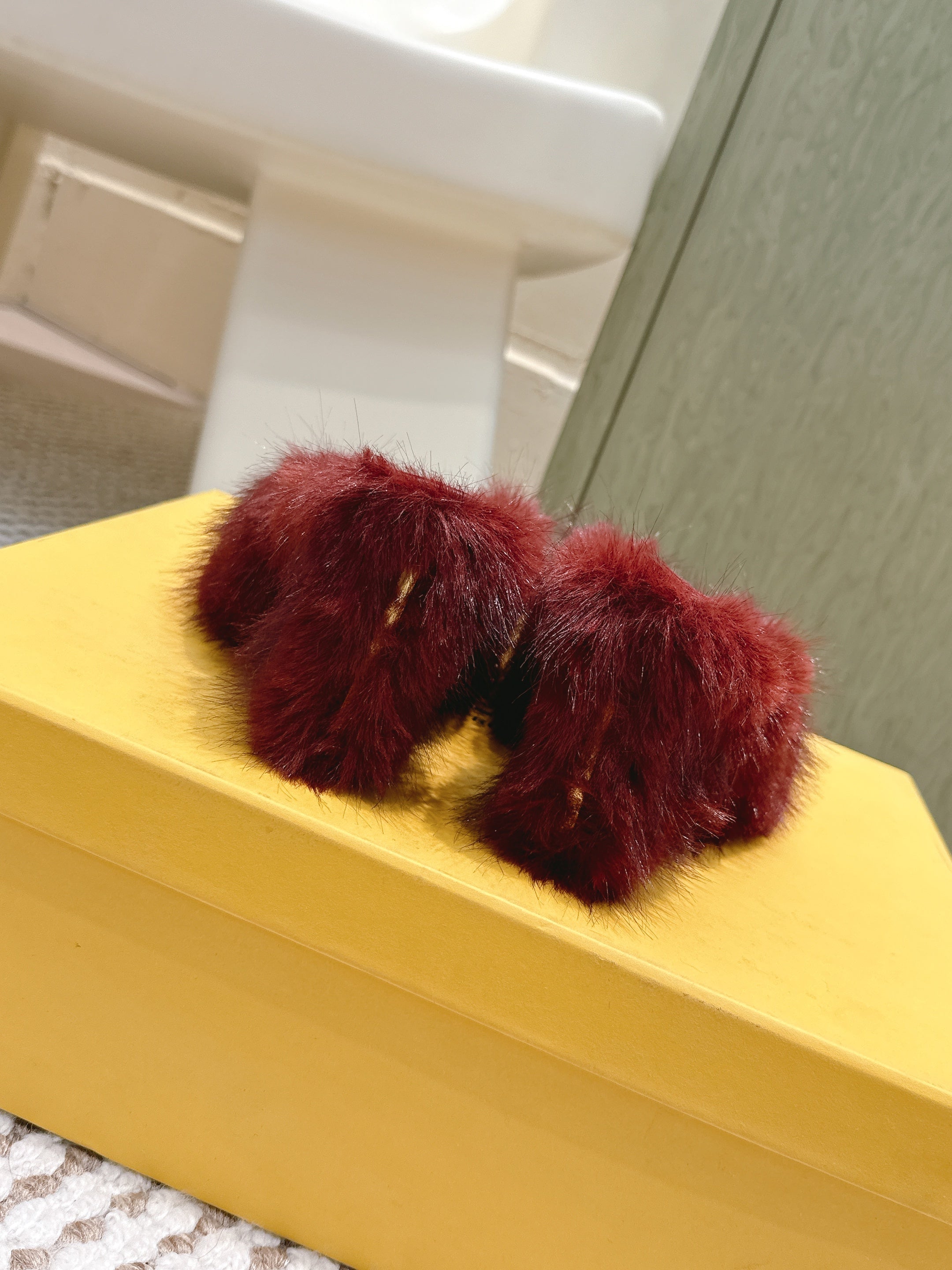 Fendi Fur Slip-On Burgundy Rabbit Fur 568915