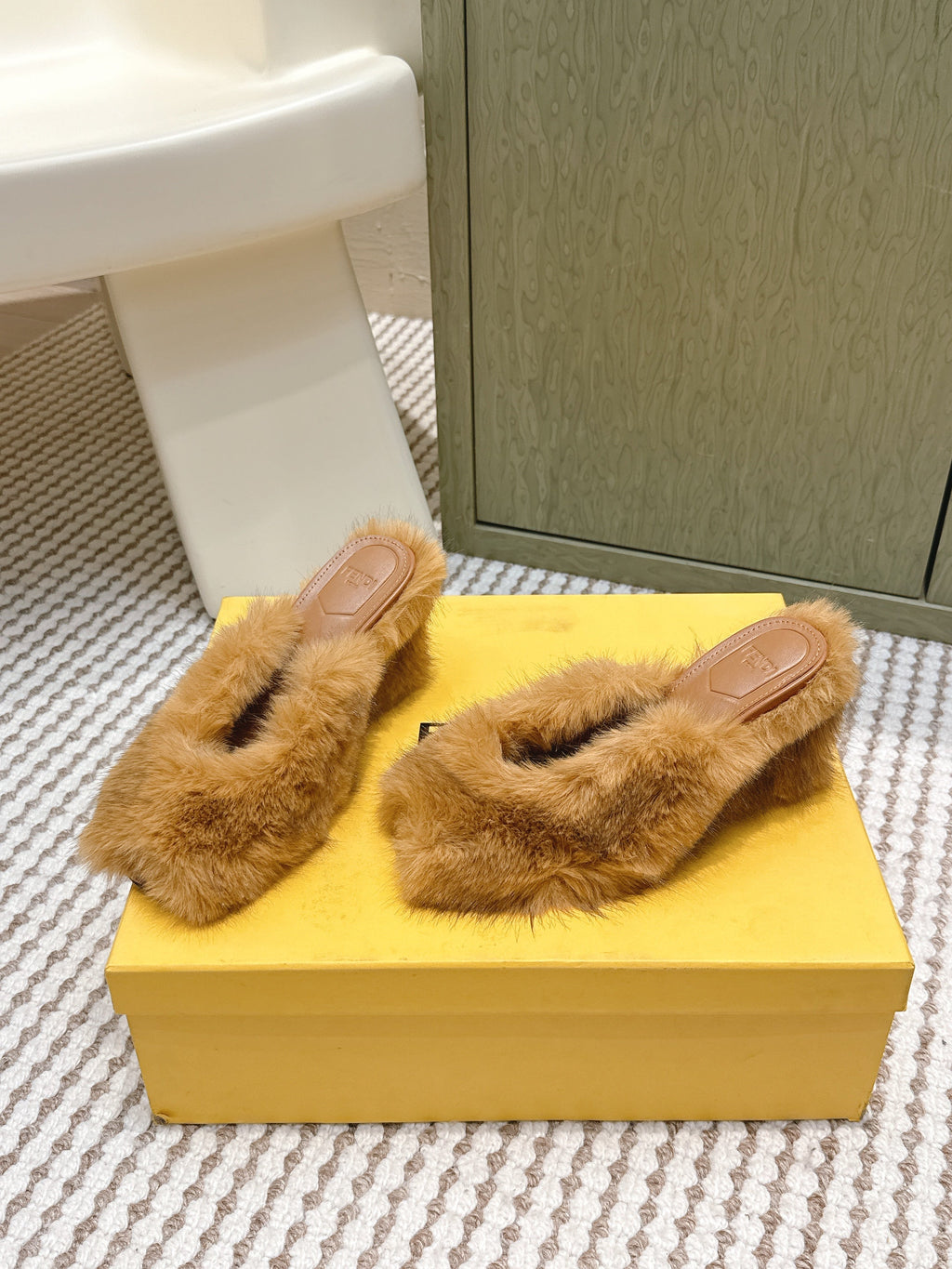 Fendi Fur Slip-On Light Brown Rabbit Fur 568914