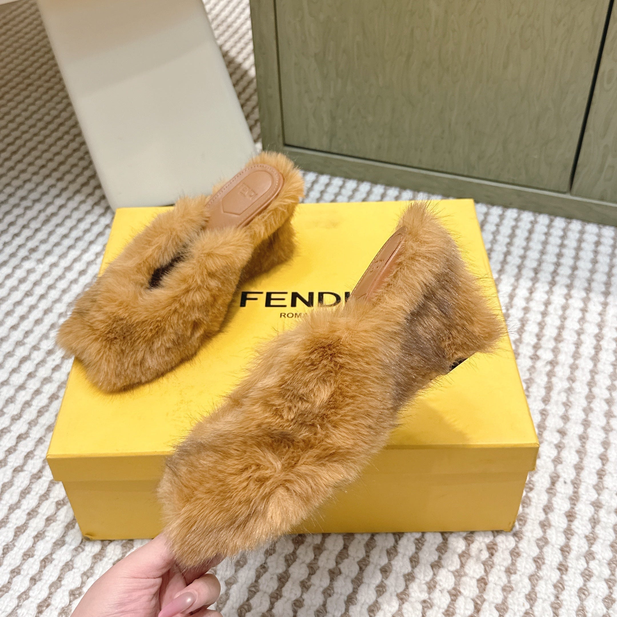 Fendi Fur Slip-On Light Brown Rabbit Fur 568914