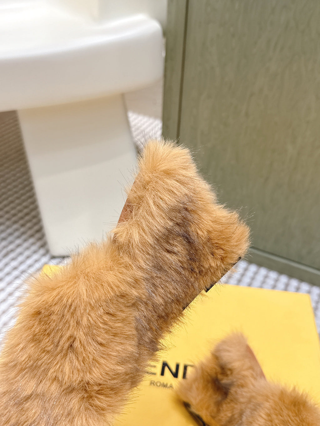 Fendi Fur Slip-On Light Brown Rabbit Fur 568914