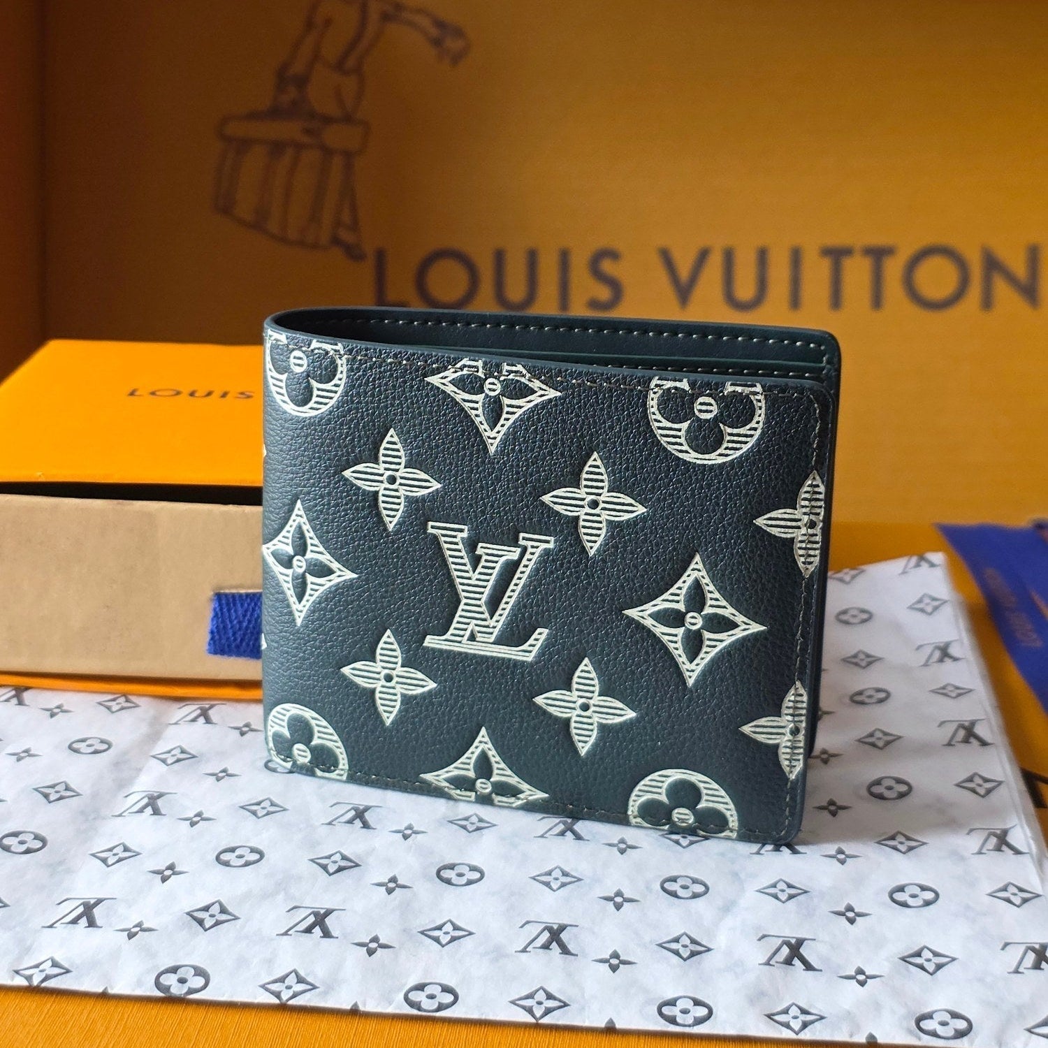 LV Multiple 11.5 Dark Gray Wallet in Montgomery Calfskin 274802