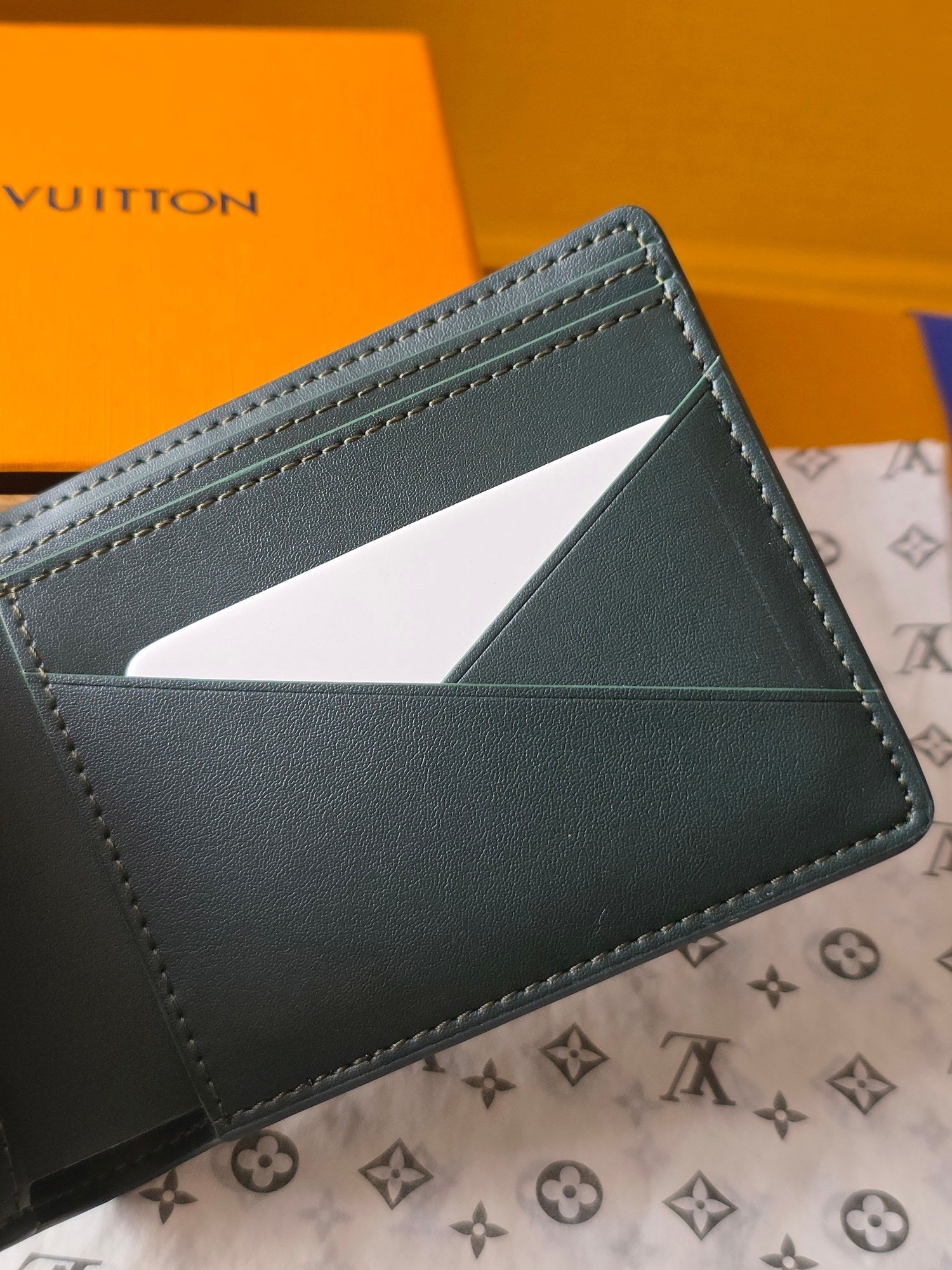 LV Multiple 11.5 Dark Gray Wallet in Montgomery Calfskin 274802