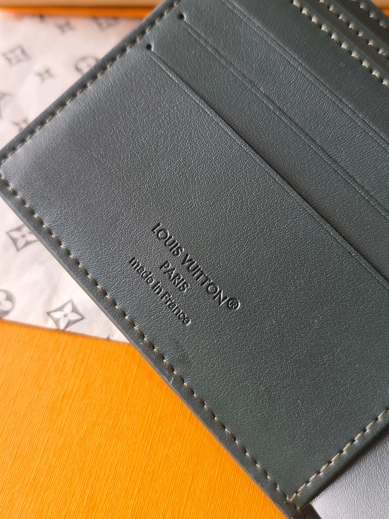 LV Multiple 11.5 Dark Gray Wallet in Montgomery Calfskin 274802