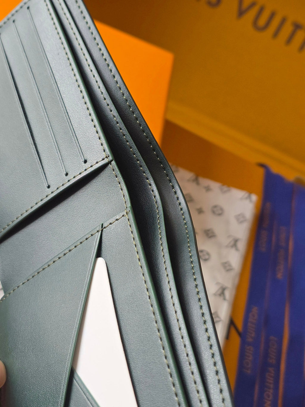 LV Multiple 11.5 Dark Gray Wallet in Montgomery Calfskin 274802