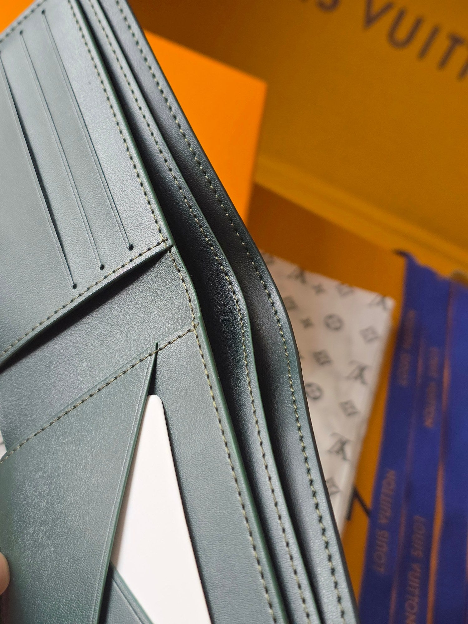 LV Multiple 11.5 Dark Gray Wallet in Montgomery Calfskin 274802