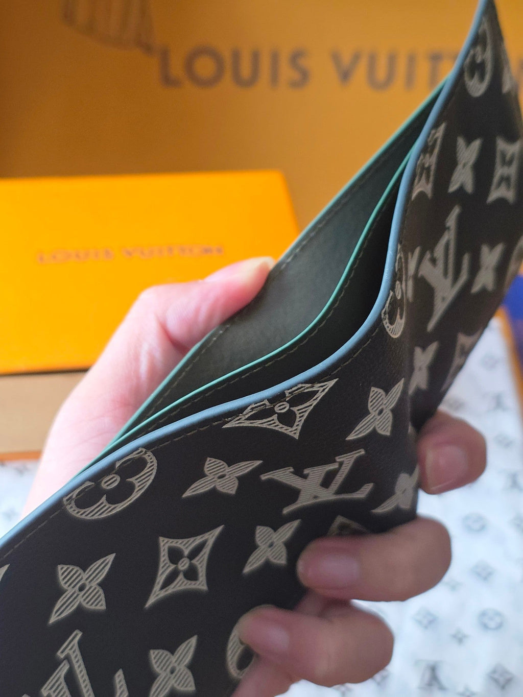 LV Multiple 11.5 Dark Gray Wallet in Montgomery Calfskin 274802