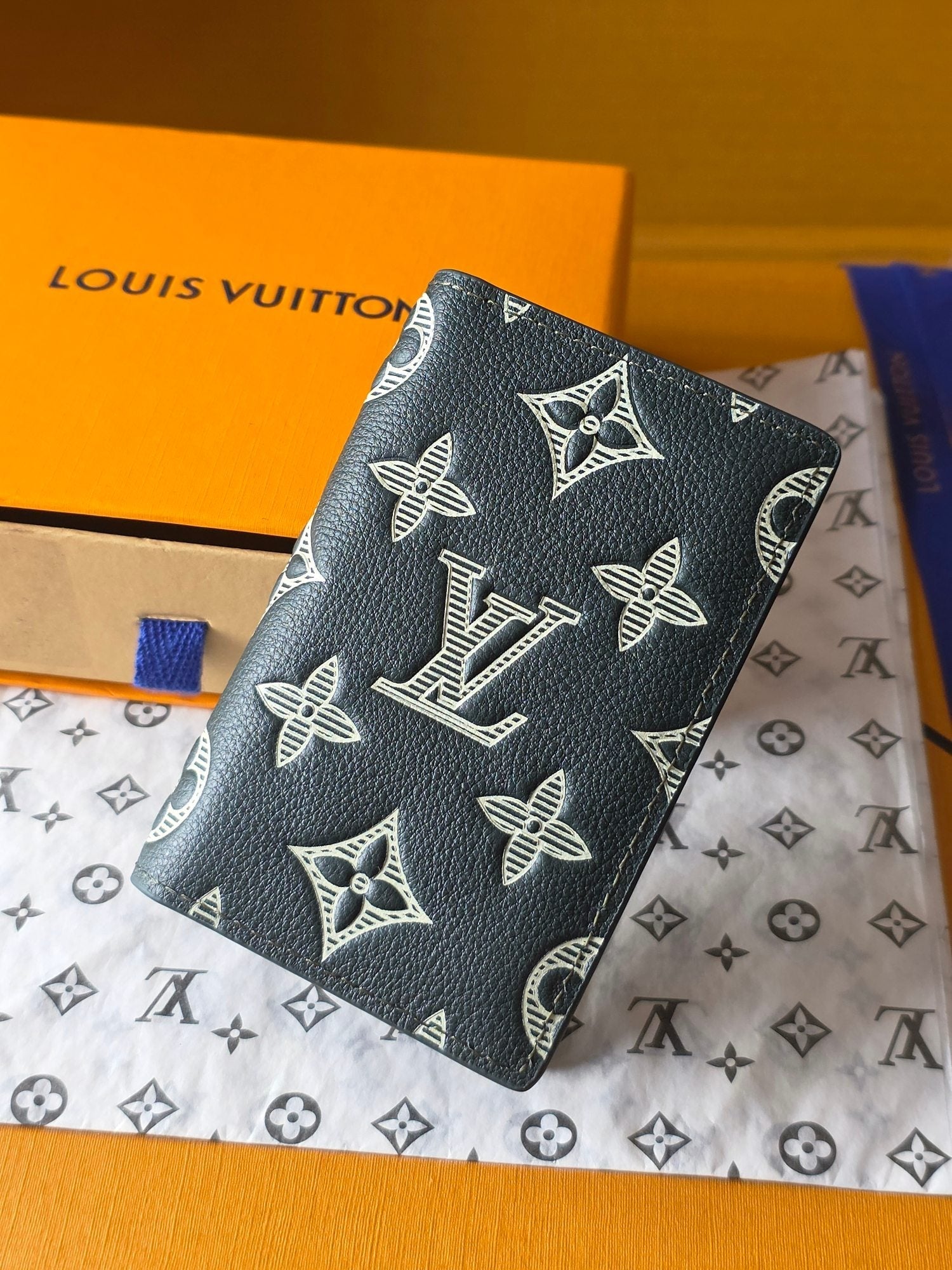 LV Pocket Dark Gray Wallet in Montgomery calfskin 274803