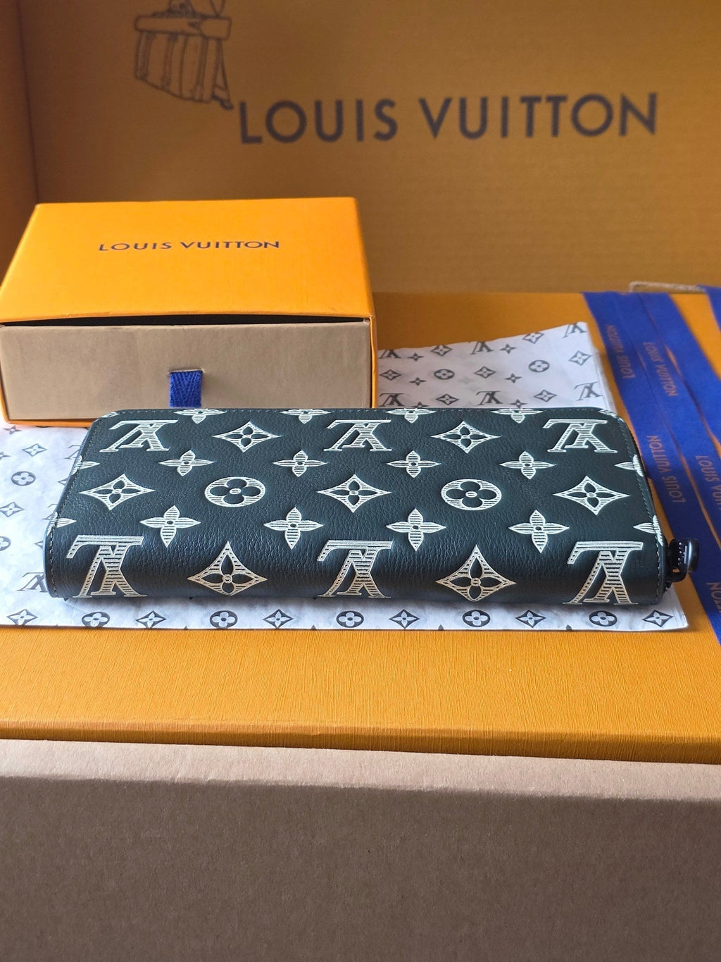 LV Zippy Wallet Dark Gray Calfskin 274806