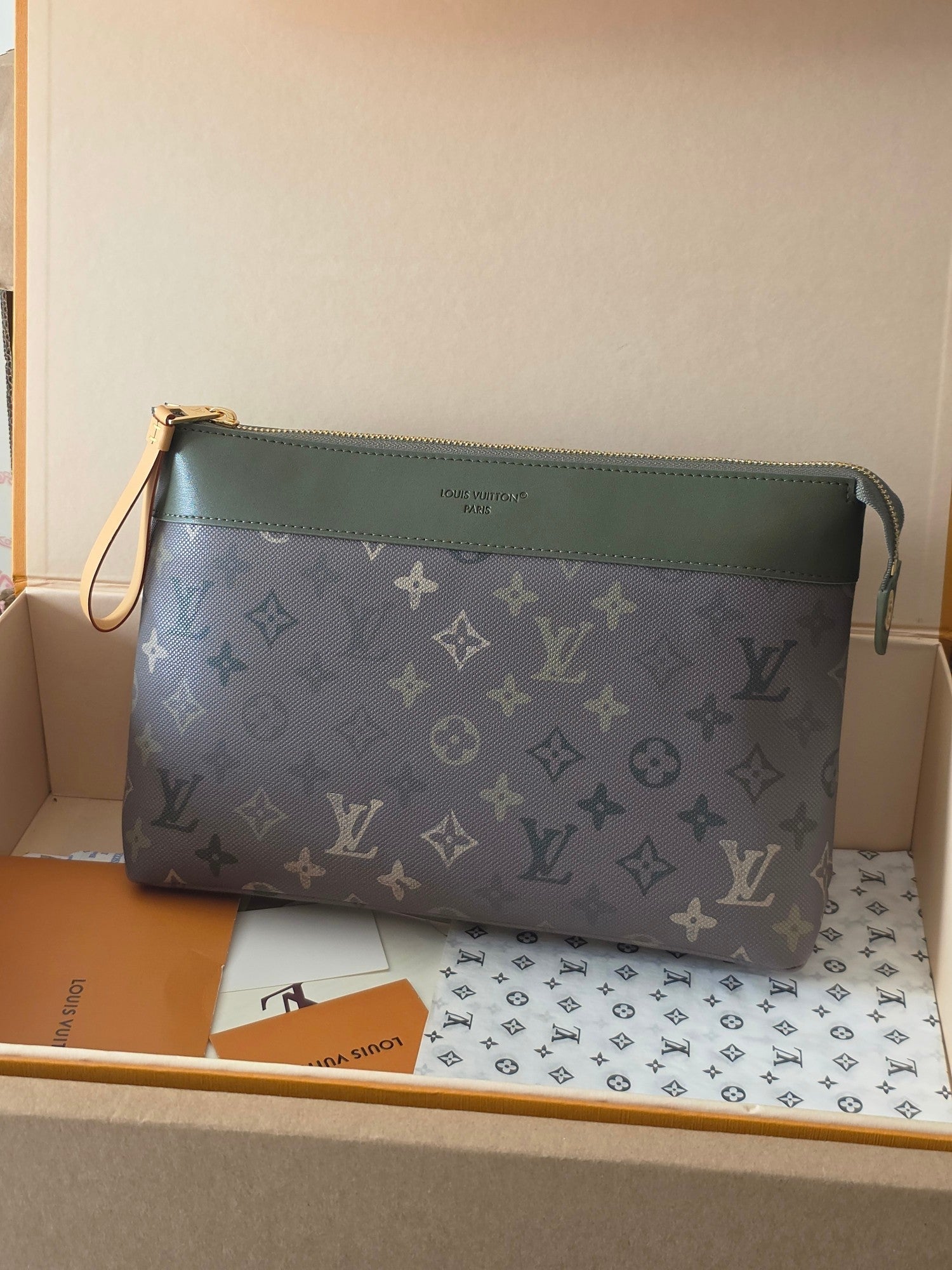 LV Voyage medium clutch Camouflage Green Monogram Canvas 274822