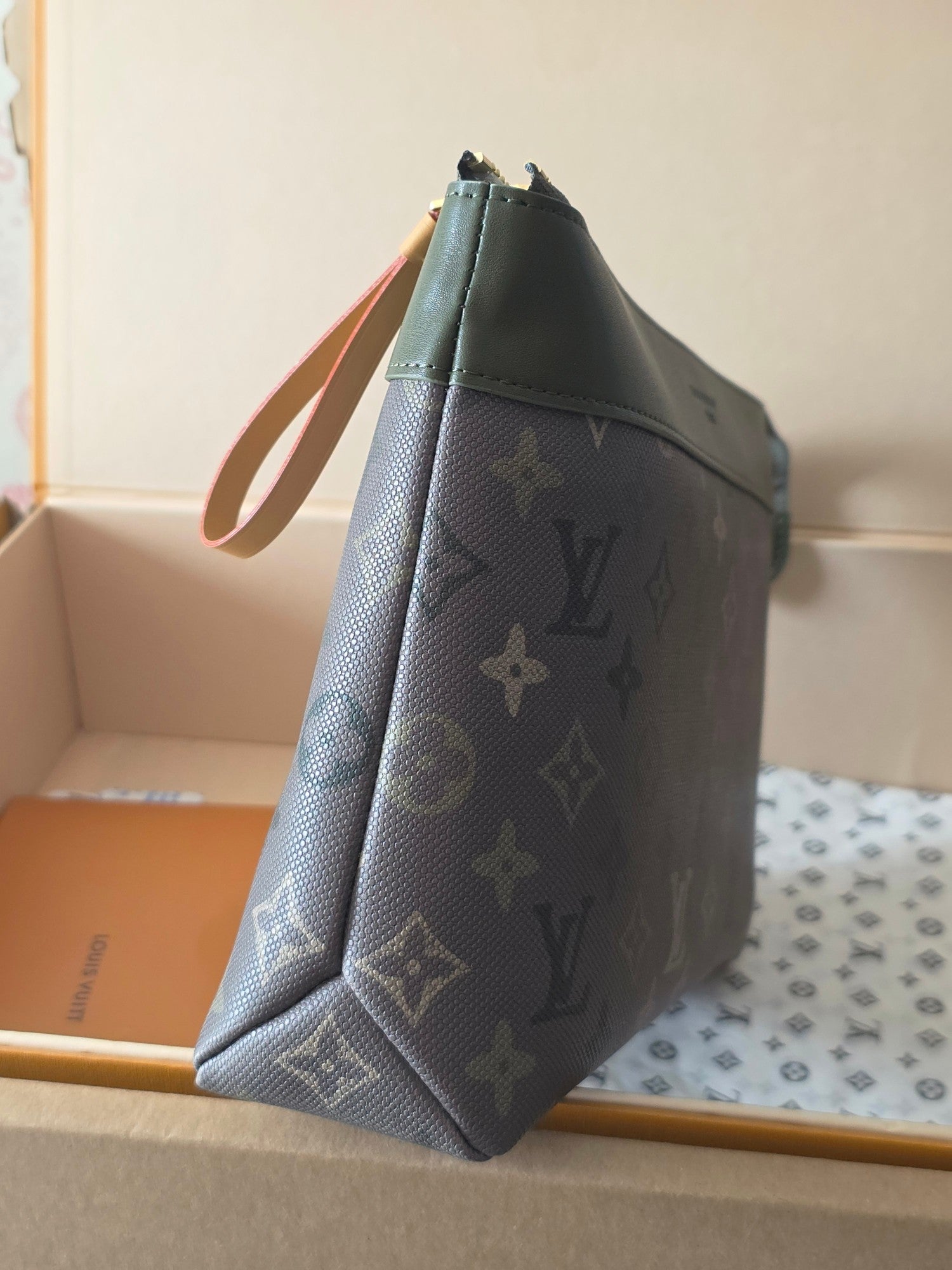 LV Voyage medium clutch Camouflage Green Monogram Canvas 274822