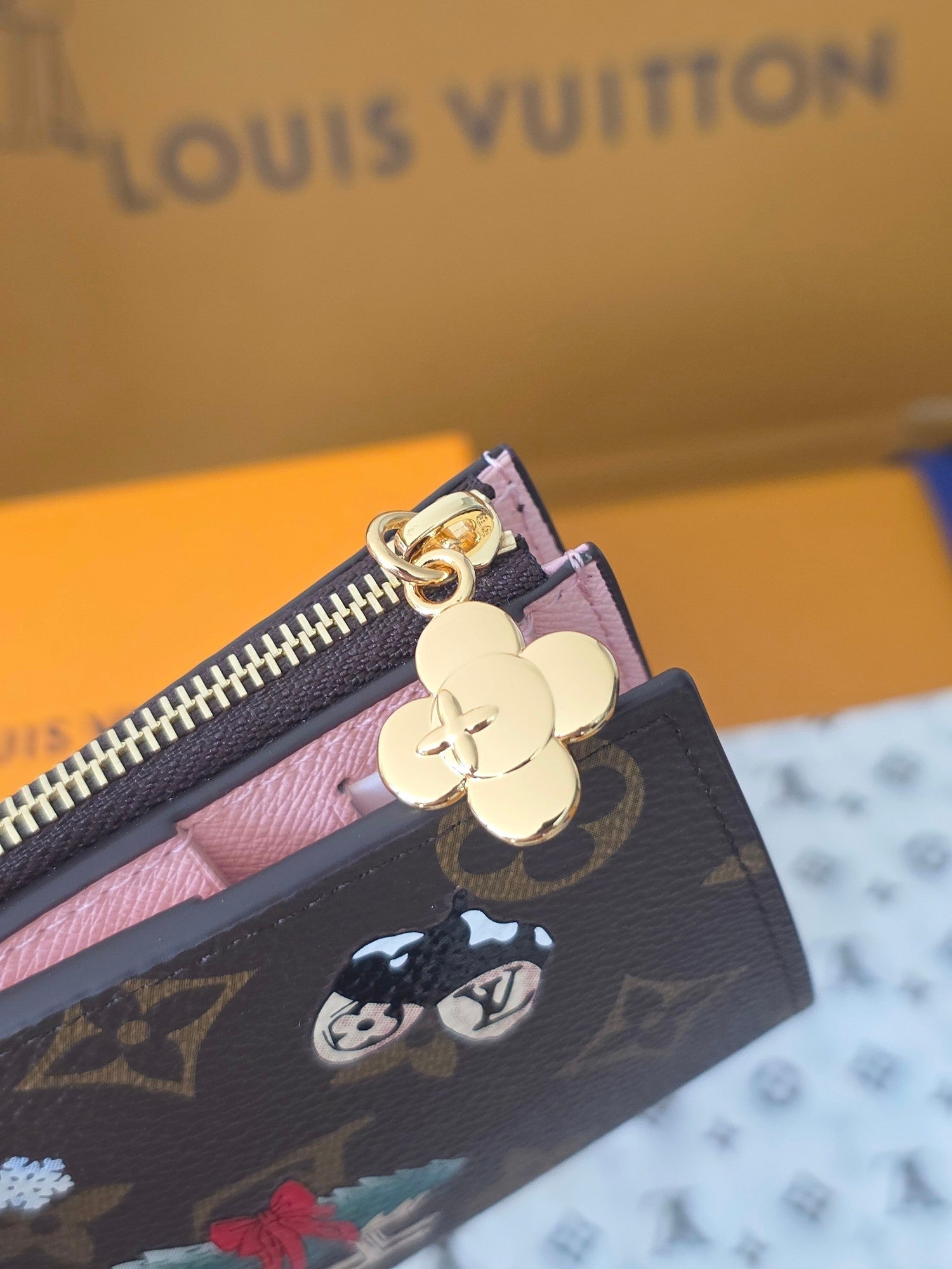 lV Lisa Wallet Vivienne Wintery Travel Brown Monogram Canvas 274900