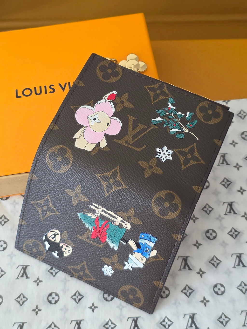 lV Lisa Wallet Vivienne Wintery Travel Brown Monogram Canvas 274900