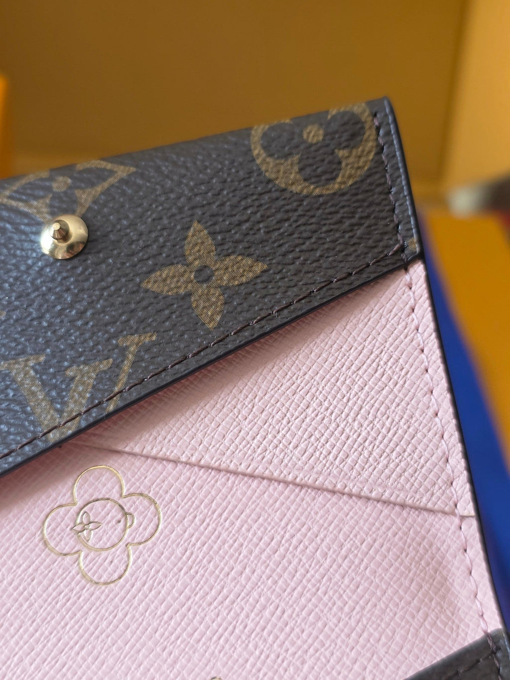 LV Christmas Edition Card Holder Brown Monogram Canvas 274903