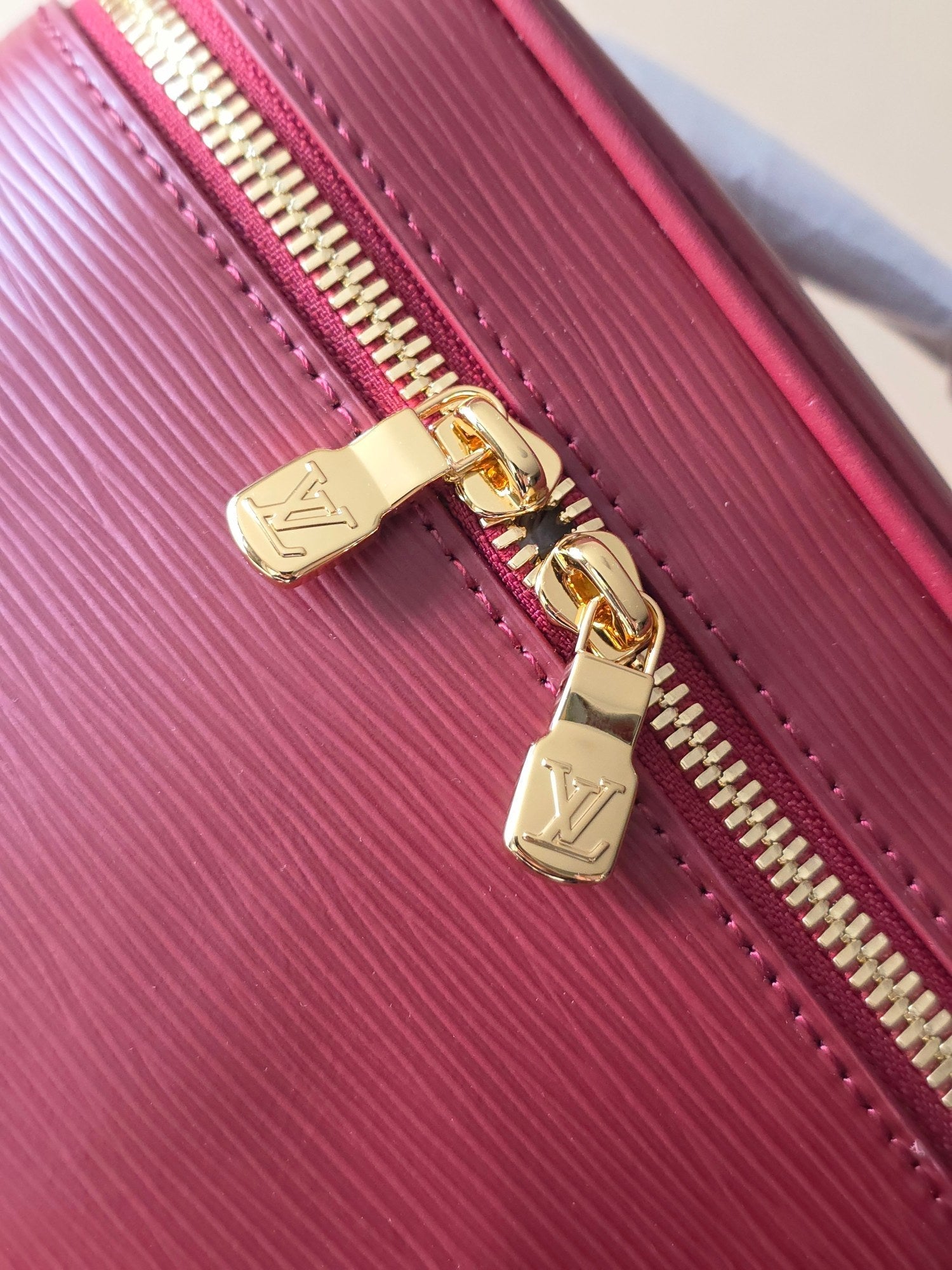 LV Nice Nano Cosmetic 20 Bag Burgundy Epi Leather 275224