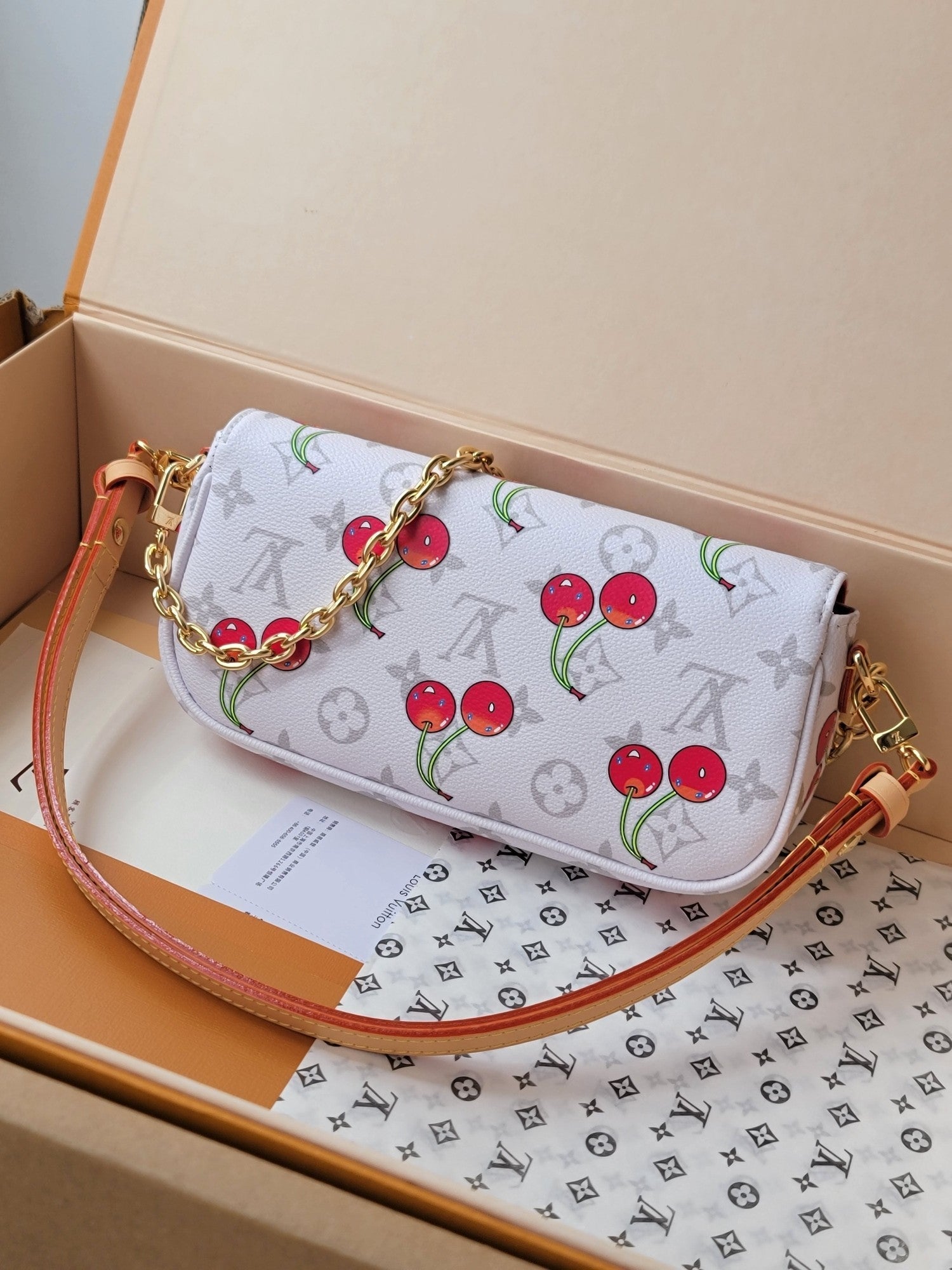 LV Wallet On Chain Ivy White Monogram Canvas 275344