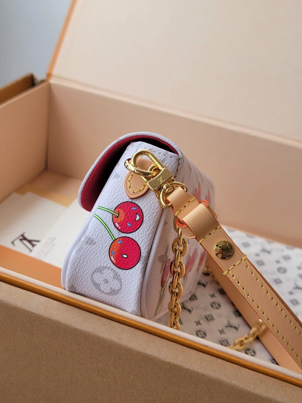 LV Wallet On Chain Ivy White Monogram Canvas 275344