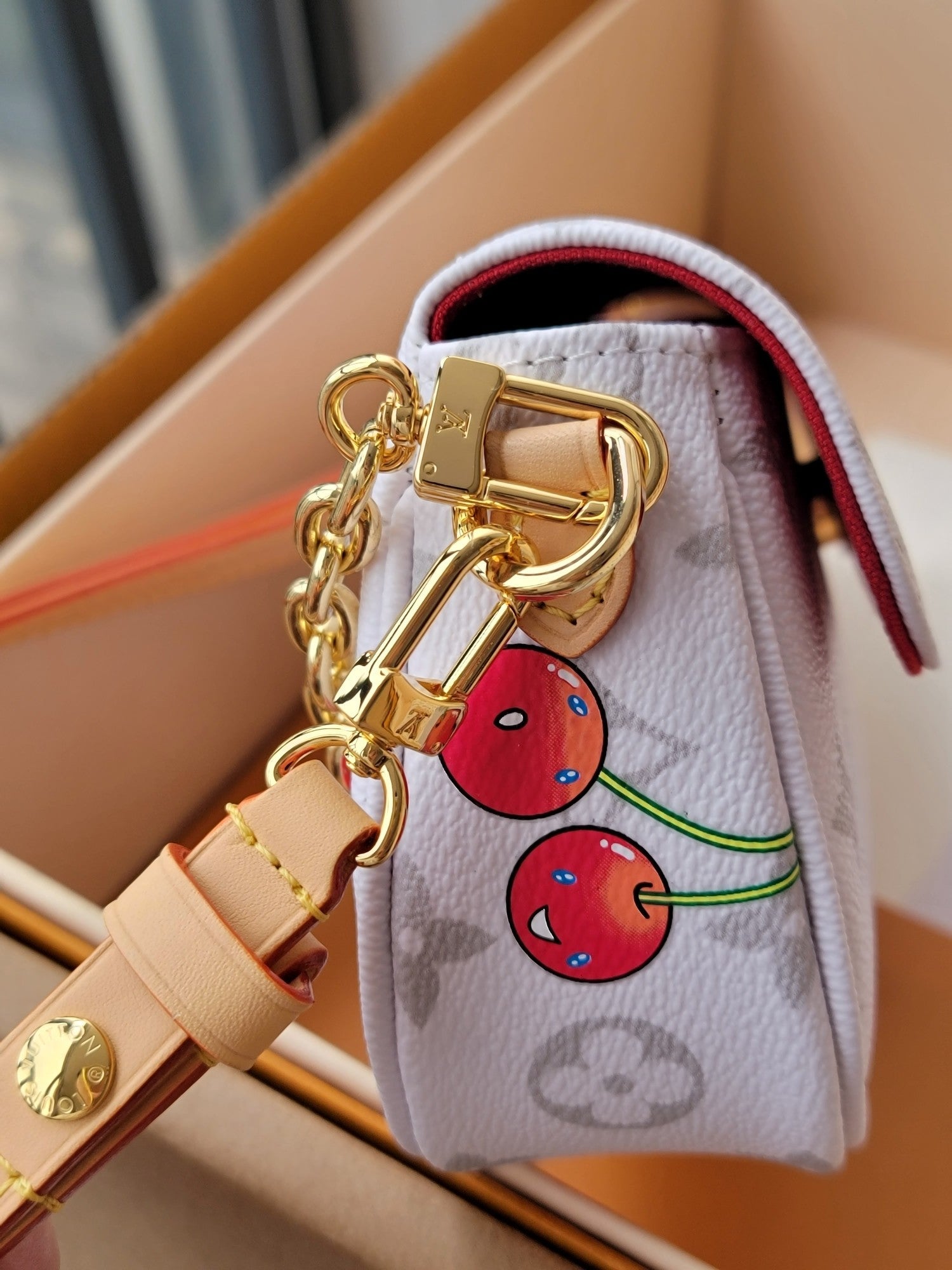 LV Wallet On Chain Ivy White Monogram Canvas 275344