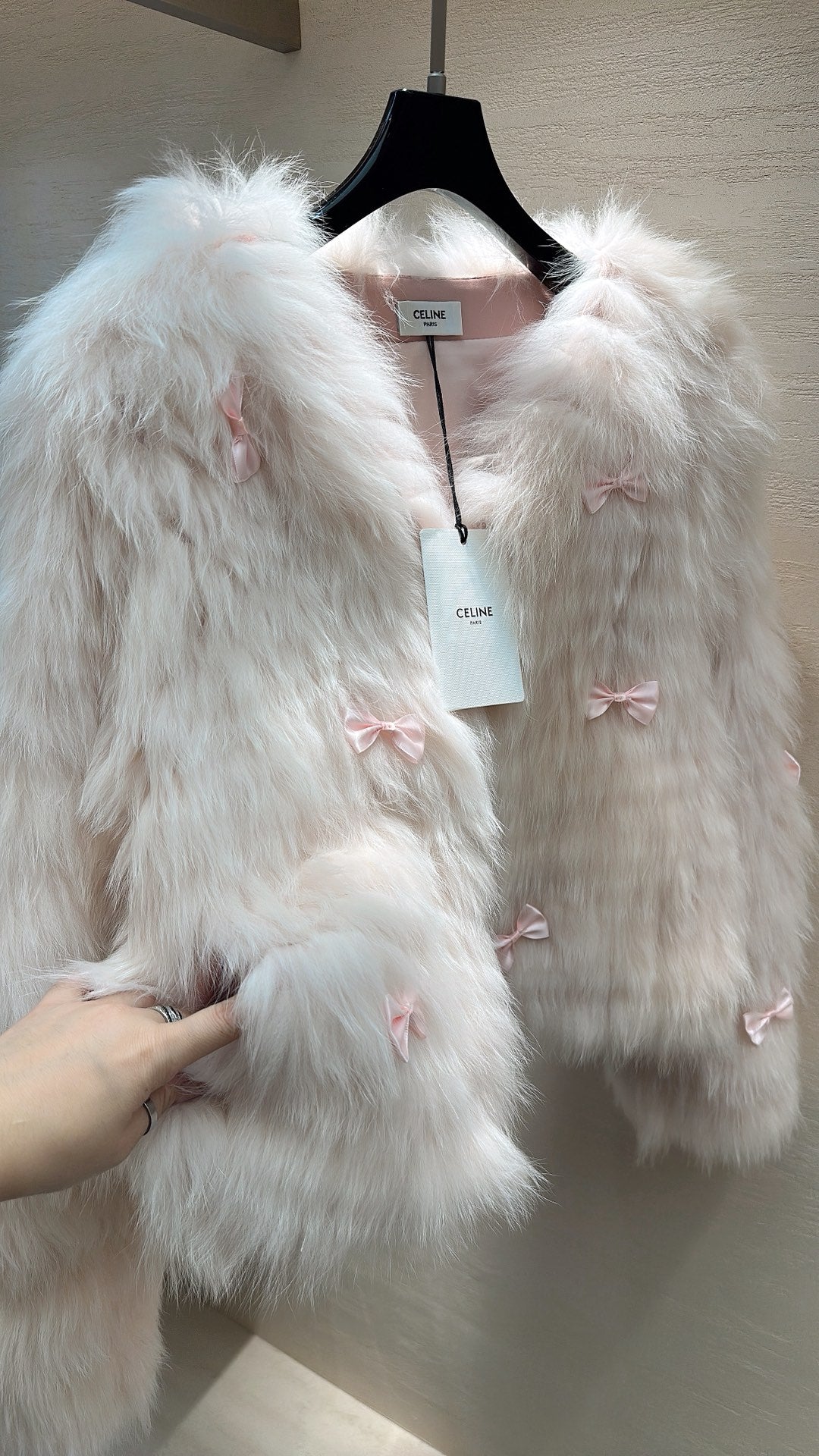 CELINE's 2025 New Fox Fur Baby Pink Coat 333411