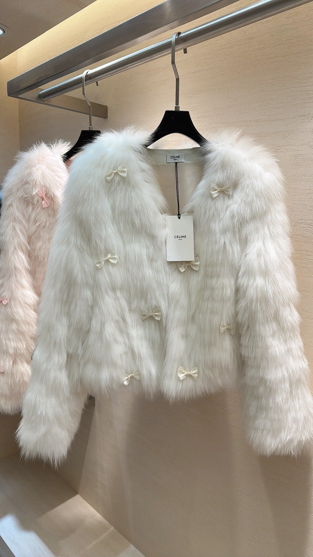 CELINE's 2025 New Fox Fur White Coat 333410