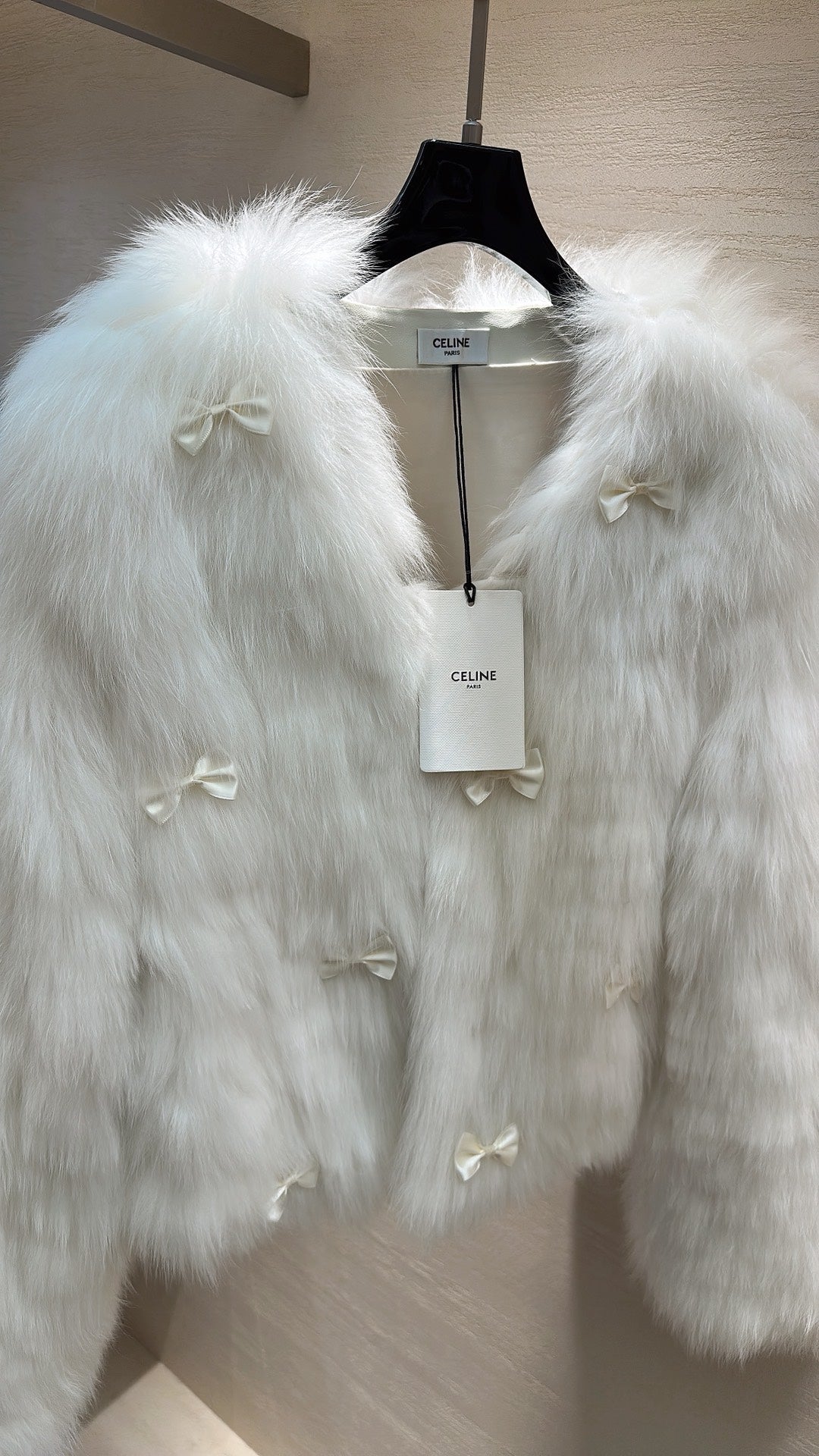 CELINE's 2025 New Fox Fur White Coat 333410