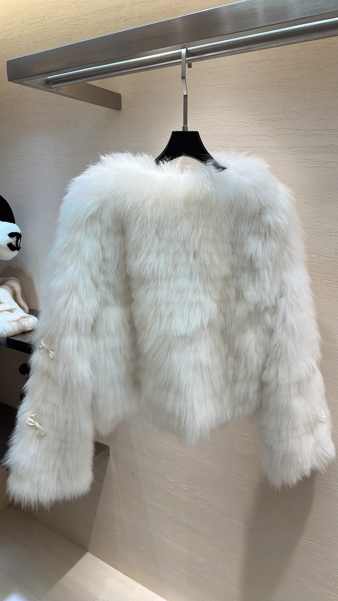 CELINE's 2025 New Fox Fur White Coat 333410