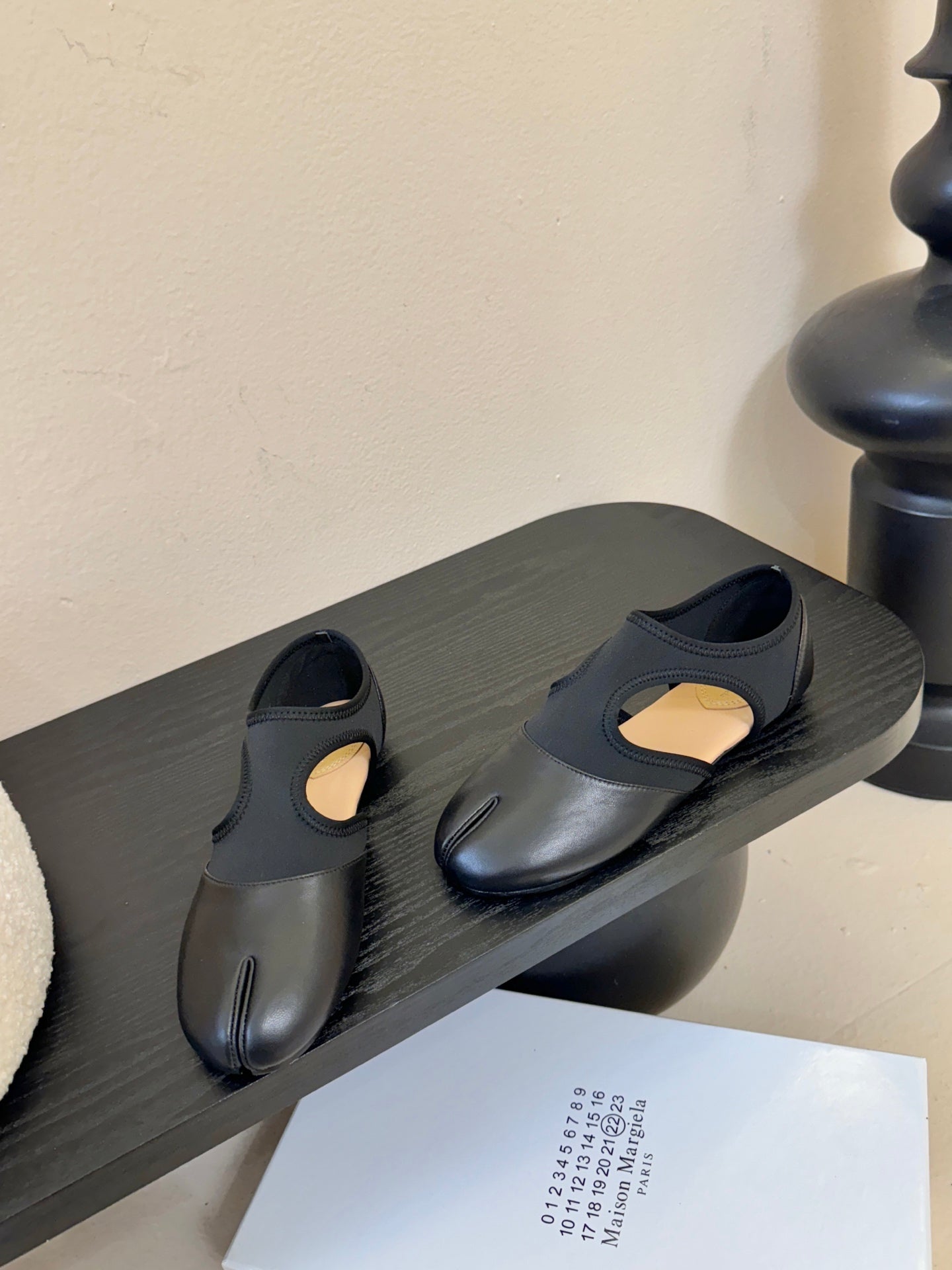 Maison Margiela 26 New Split-Toe Black Sheepskin 580458