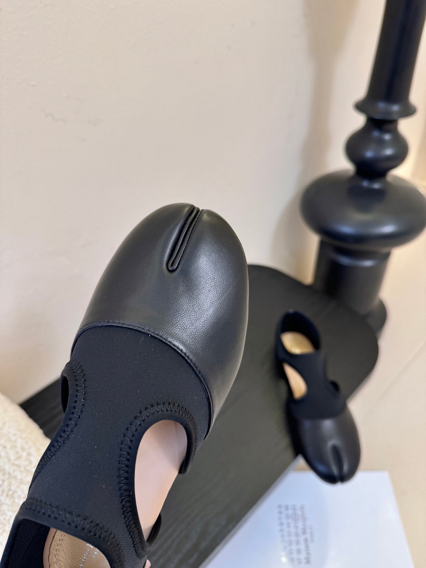 Maison Margiela 26 New Split-Toe Black Sheepskin 580458