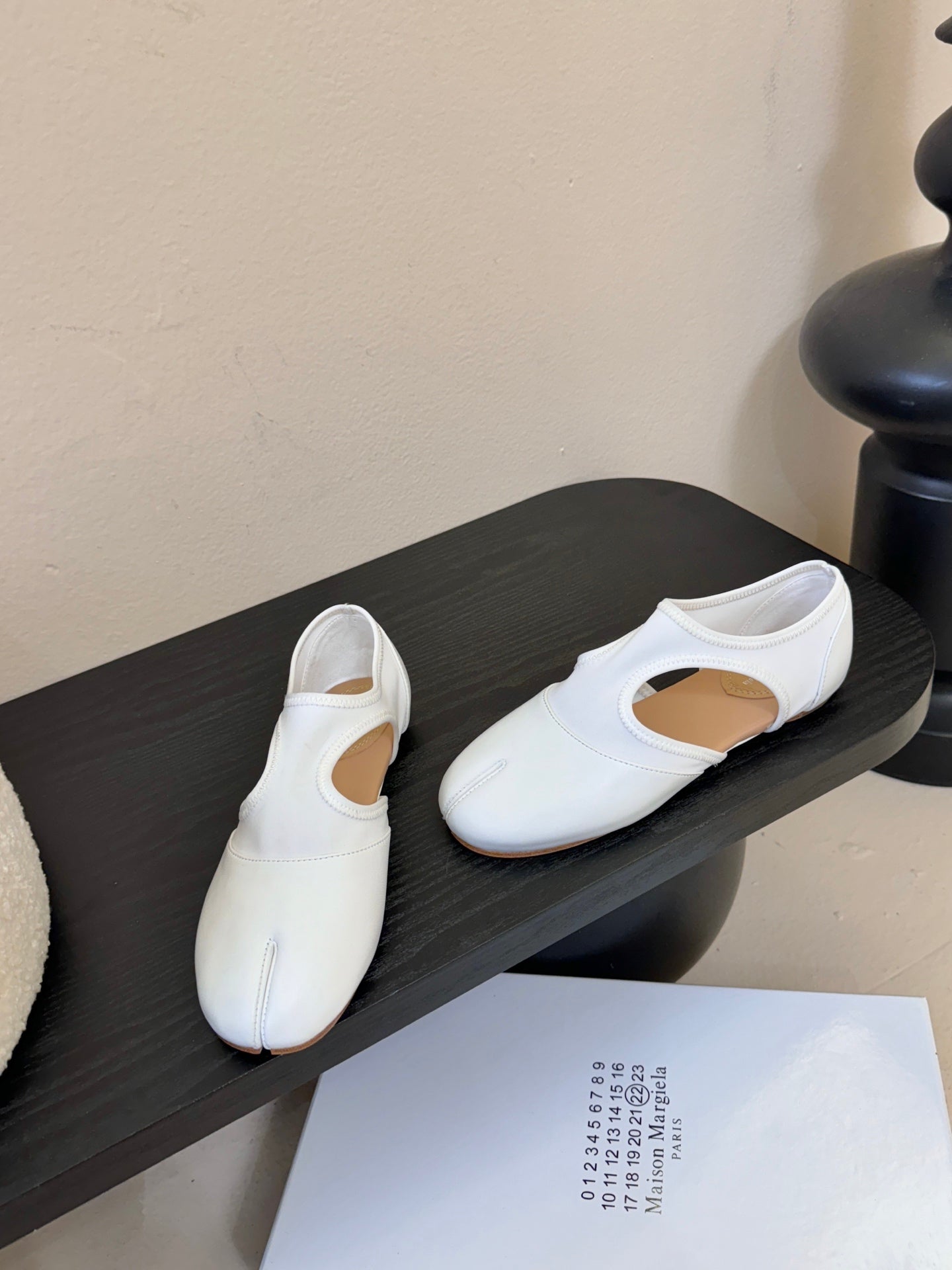 Maison Margiela 26 New Split-Toe White Sheepskin 580456