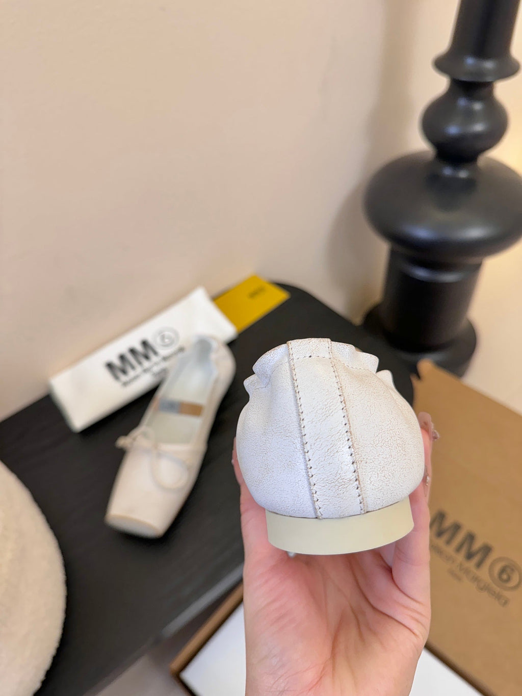 Maison Margiela Split-Toe Retro Mary Jane White  Flat in Cowhide 580454