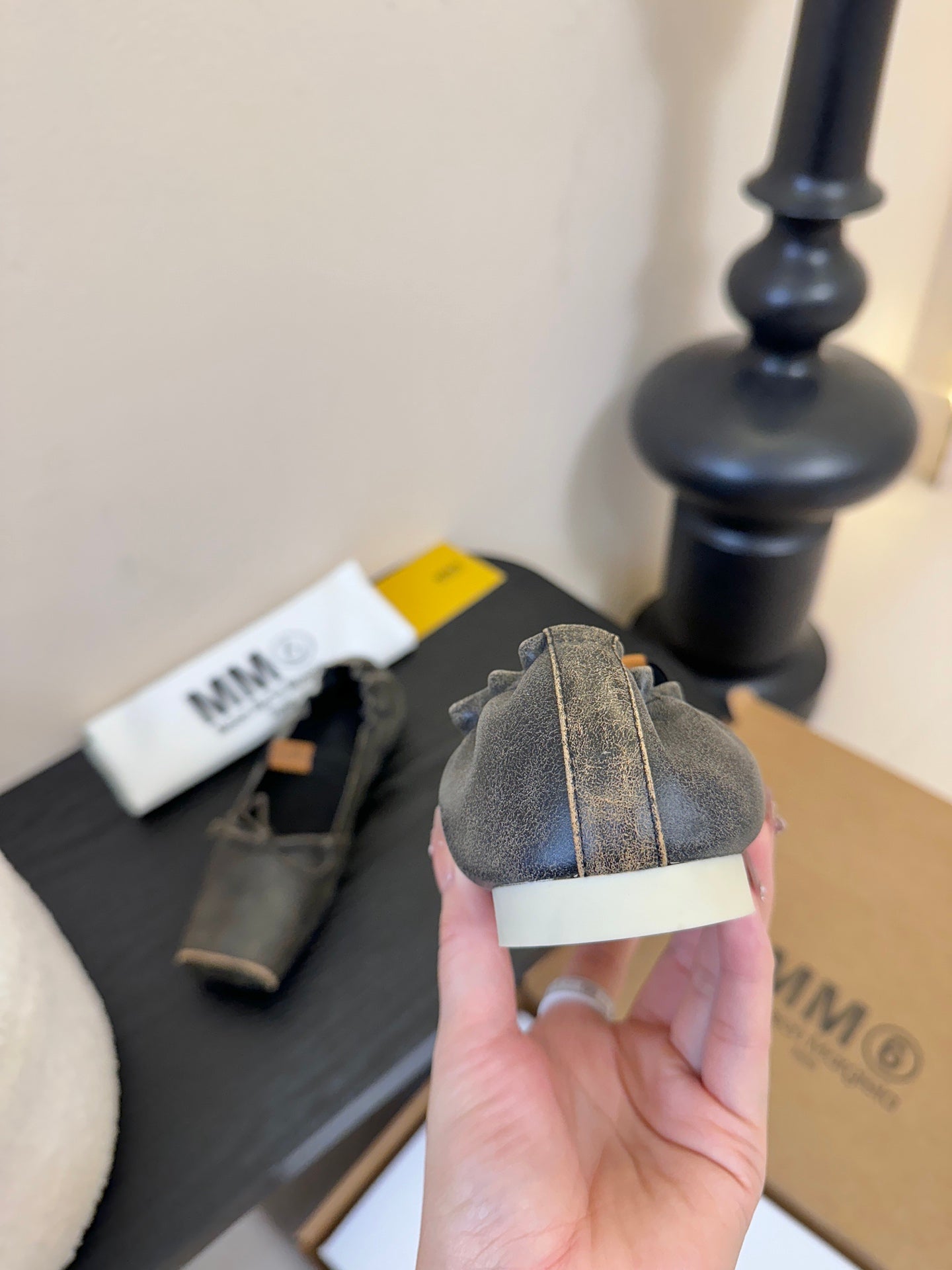 Maison Margiela Split-Toe Retro Mary Jane Black Flat in Cowhide 580453