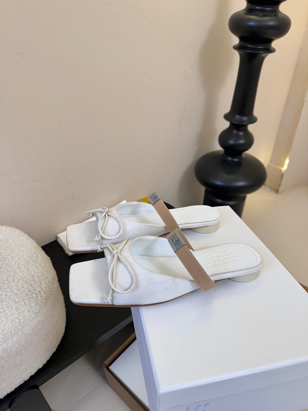 Maison 2025 Split-Toe Chunky Mary Jane White Flat in Cowhide 580452