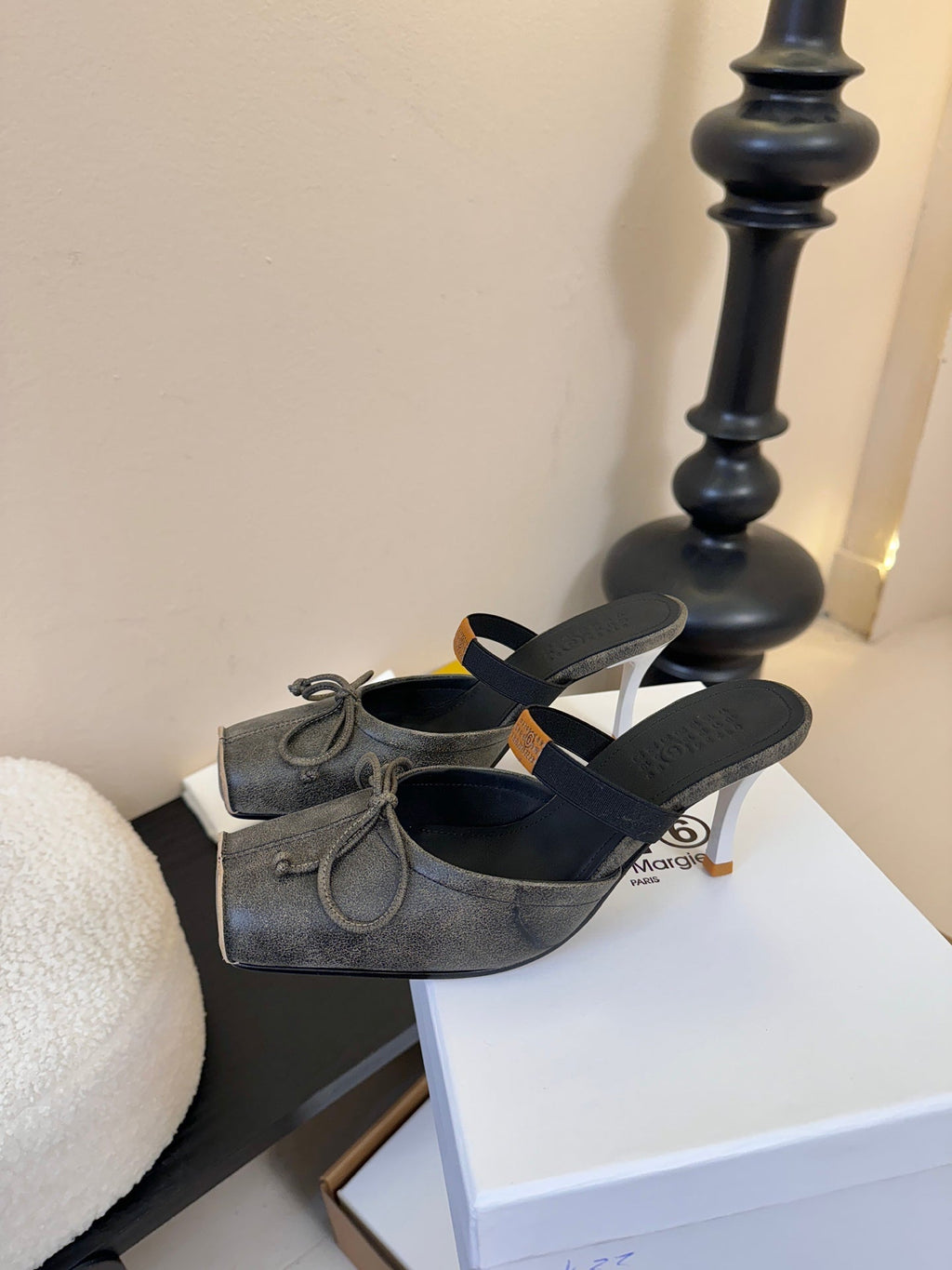 Maison Margiela Split-Toe Chunky Heel Mary Jane Black Flat Cowhide 580449