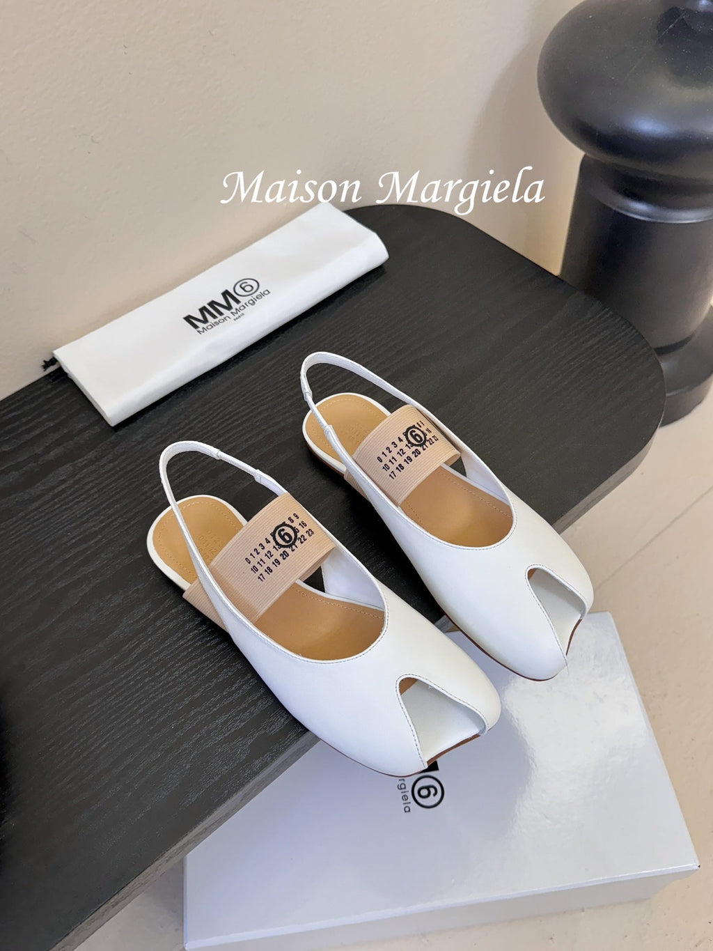 Maison Margiela Split-Toe Peep-Toe Slingback White Flat Sheepskin 580444