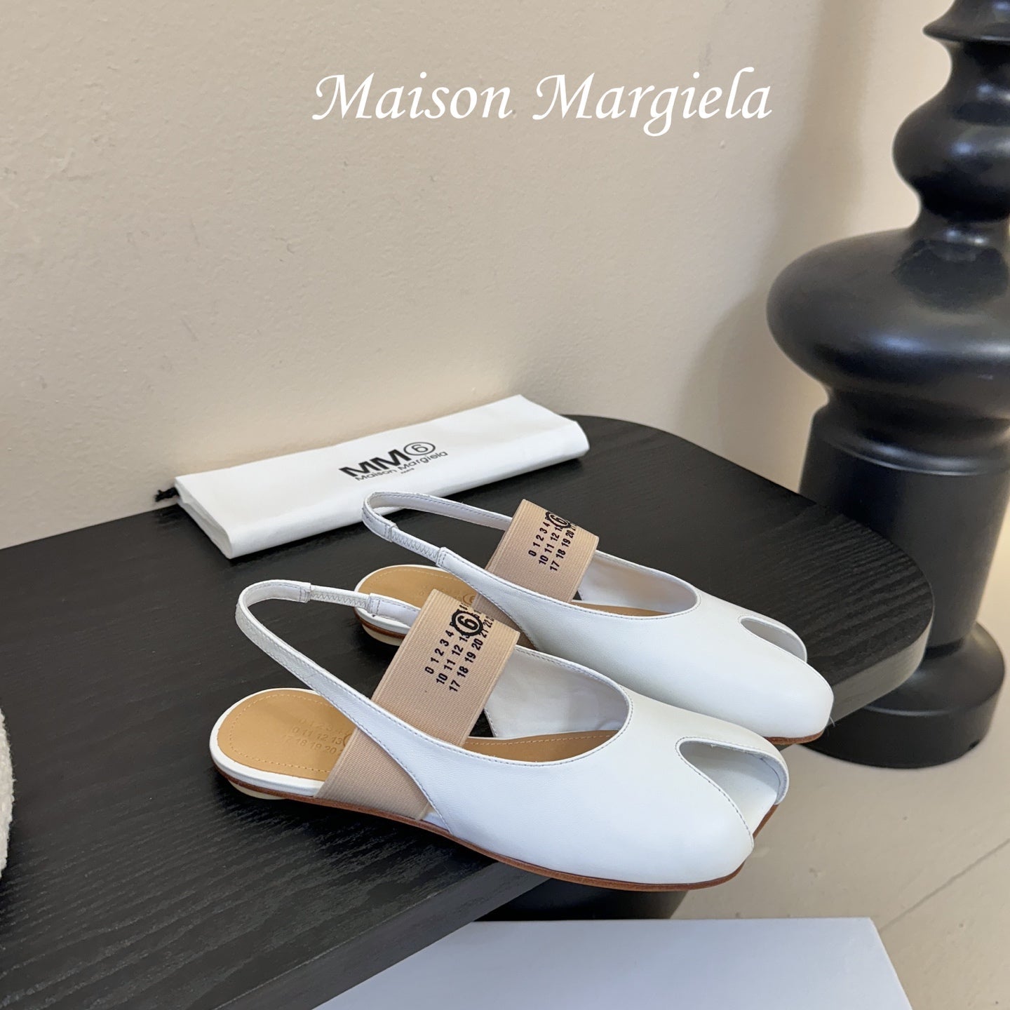 Maison Margiela Split-Toe Peep-Toe Slingback White Flat Sheepskin 580444