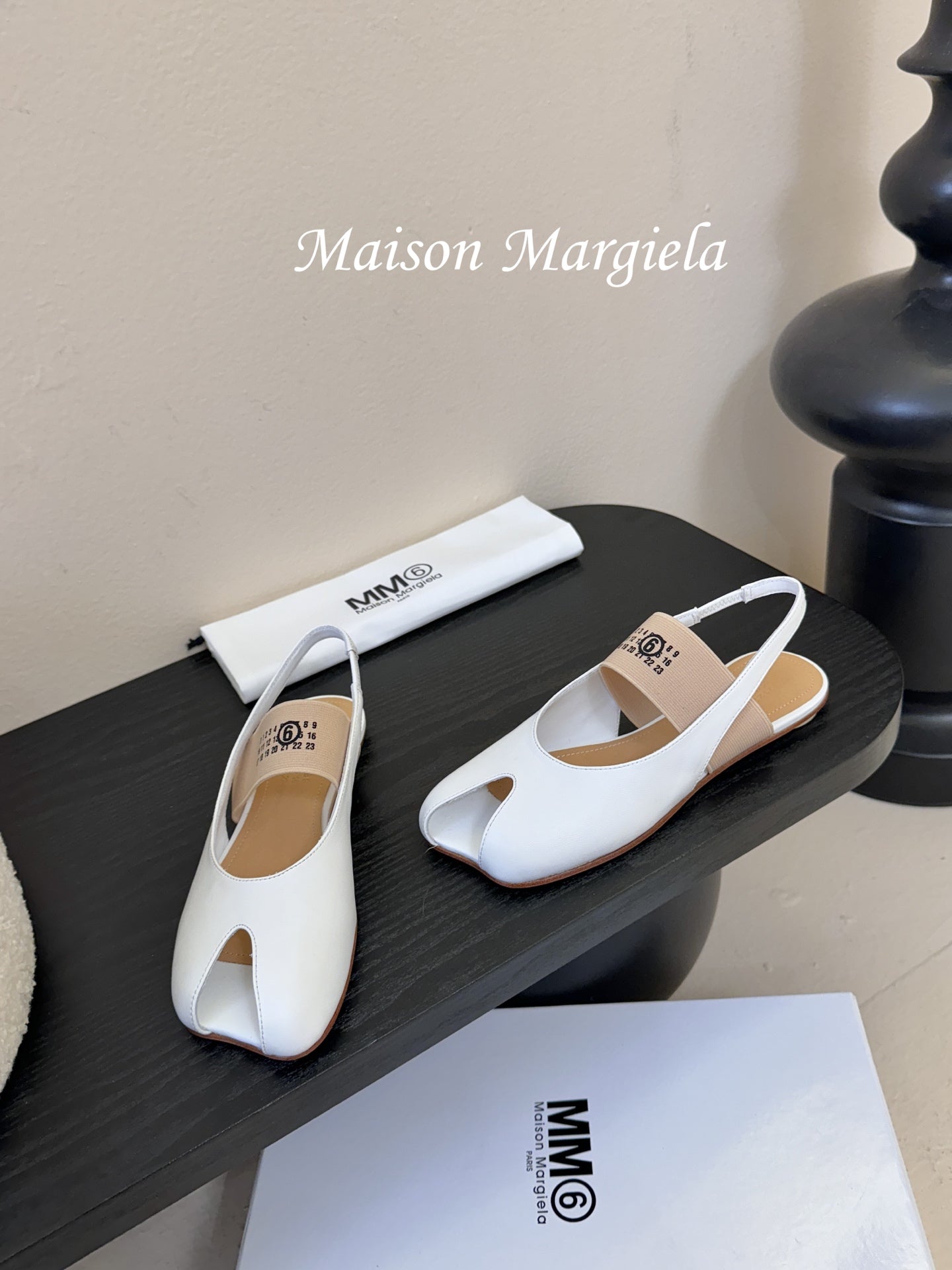 Maison Margiela Split-Toe Peep-Toe Slingback White Flat Sheepskin 580444