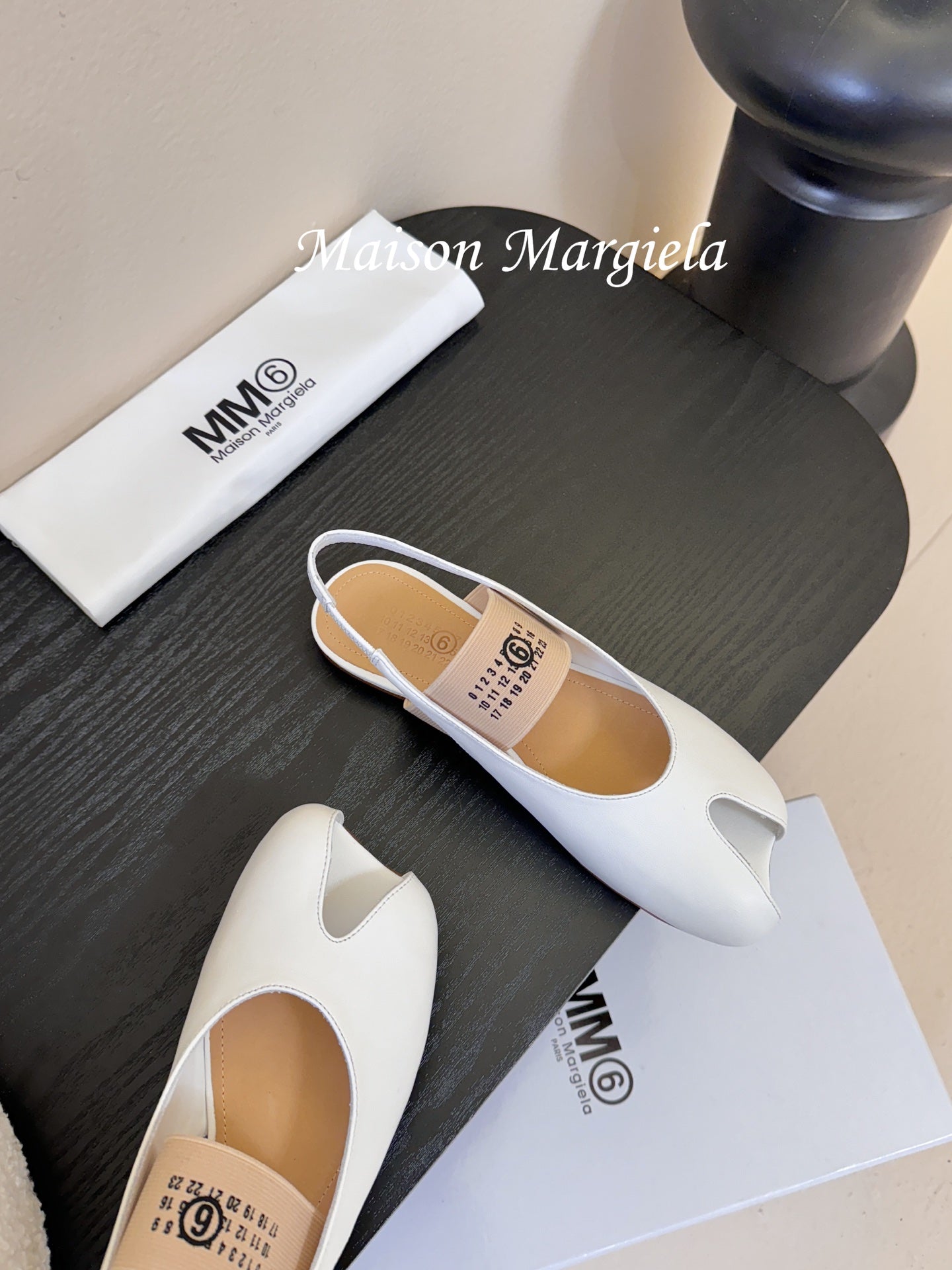 Maison Margiela Split-Toe Peep-Toe Slingback White Flat Sheepskin 580444