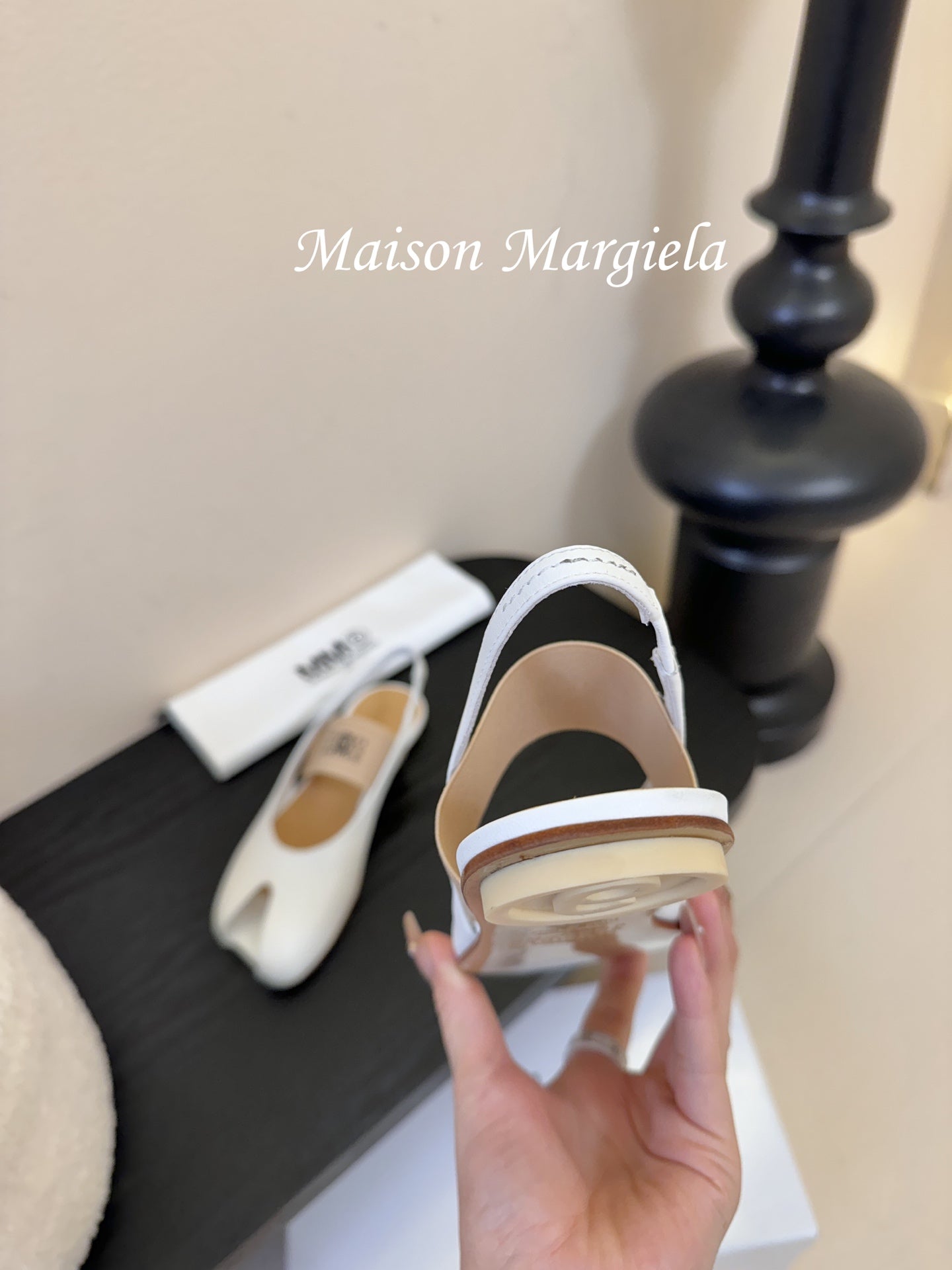 Maison Margiela Split-Toe Peep-Toe Slingback White Flat Sheepskin 580444