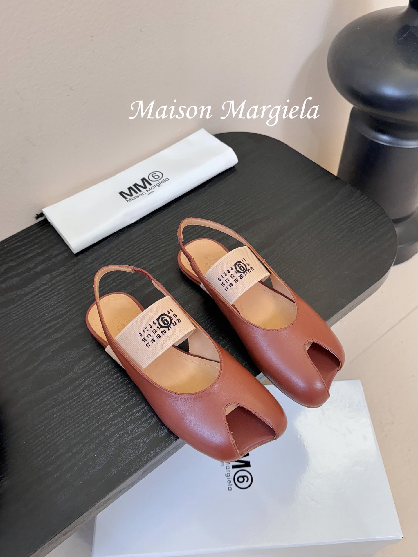 Maison Margiela Split-Toe Peep-Toe Slingback Brown Flat Sheepskin 580443