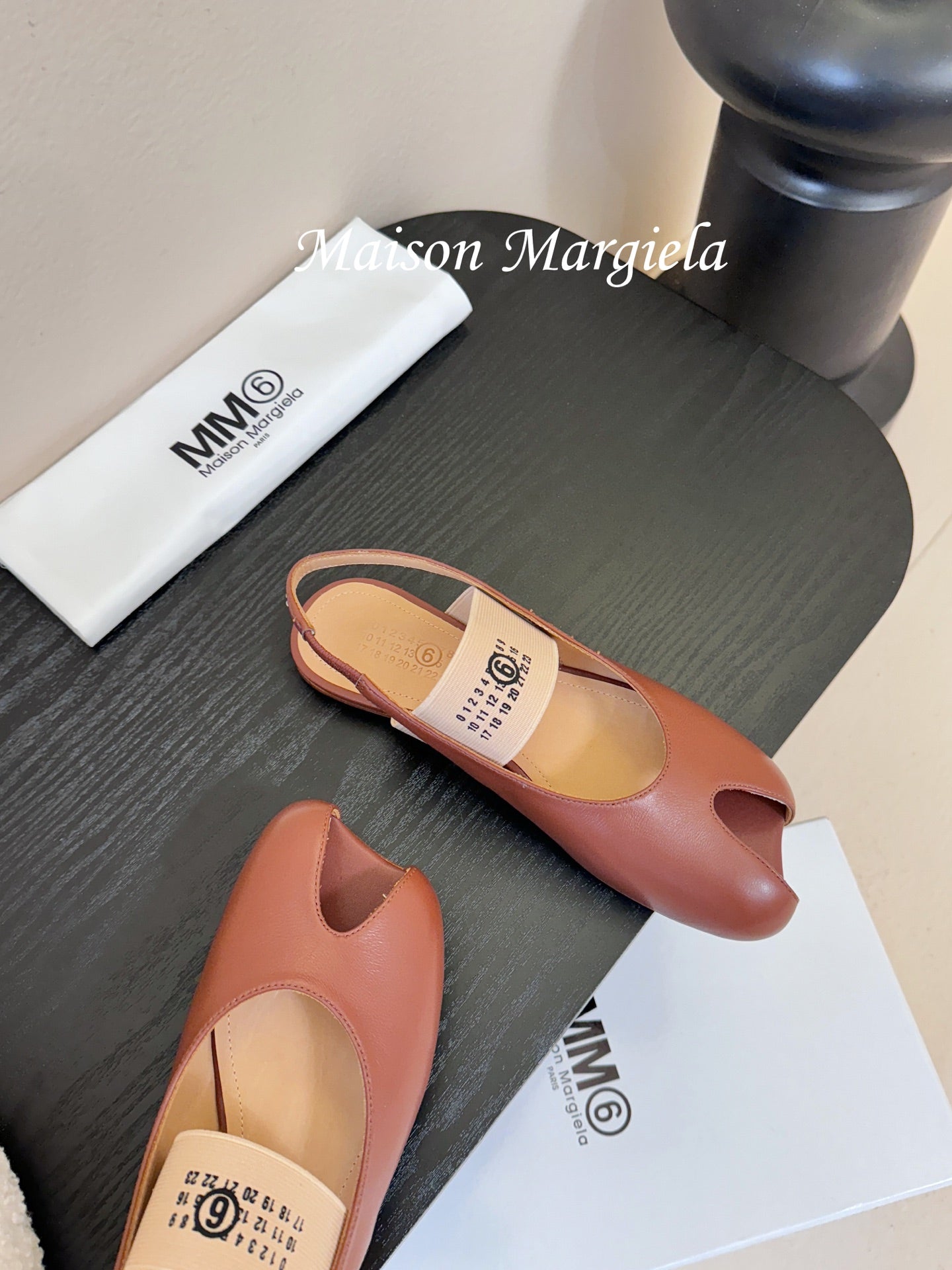 Maison Margiela Split-Toe Peep-Toe Slingback Brown Flat Sheepskin 580443