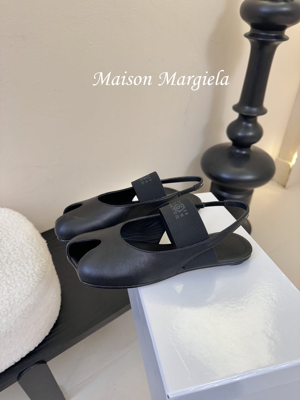 Maison Margiela Split-Toe Peep-Toe Slingback Black Flat Sheepskin 580441