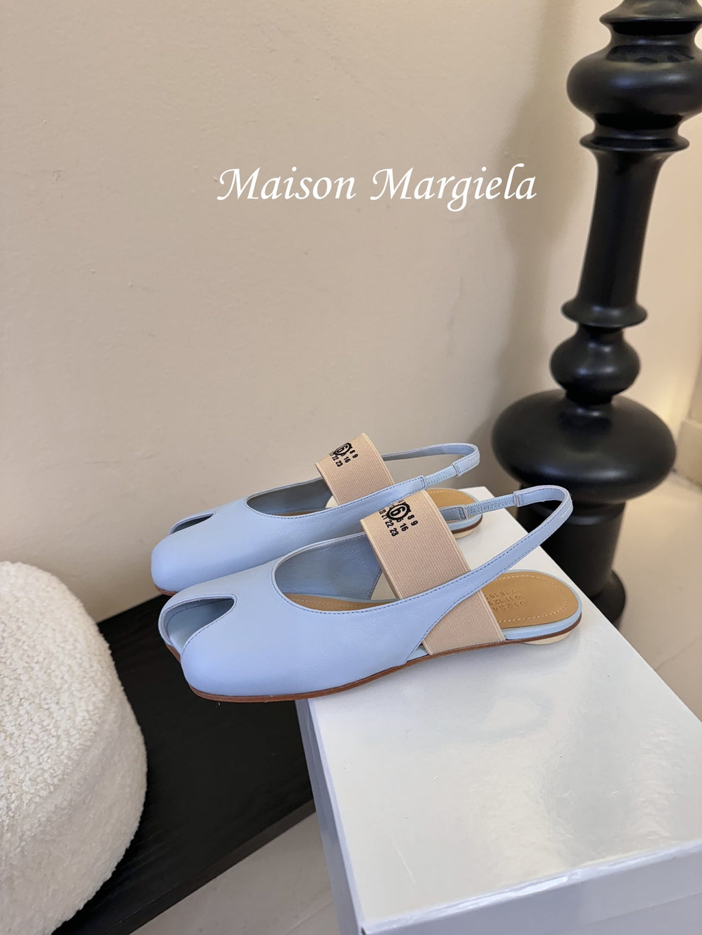 Maison Margiela Split-Toe Peep-Toe Slingback Blue Flat Sheepskin 580440