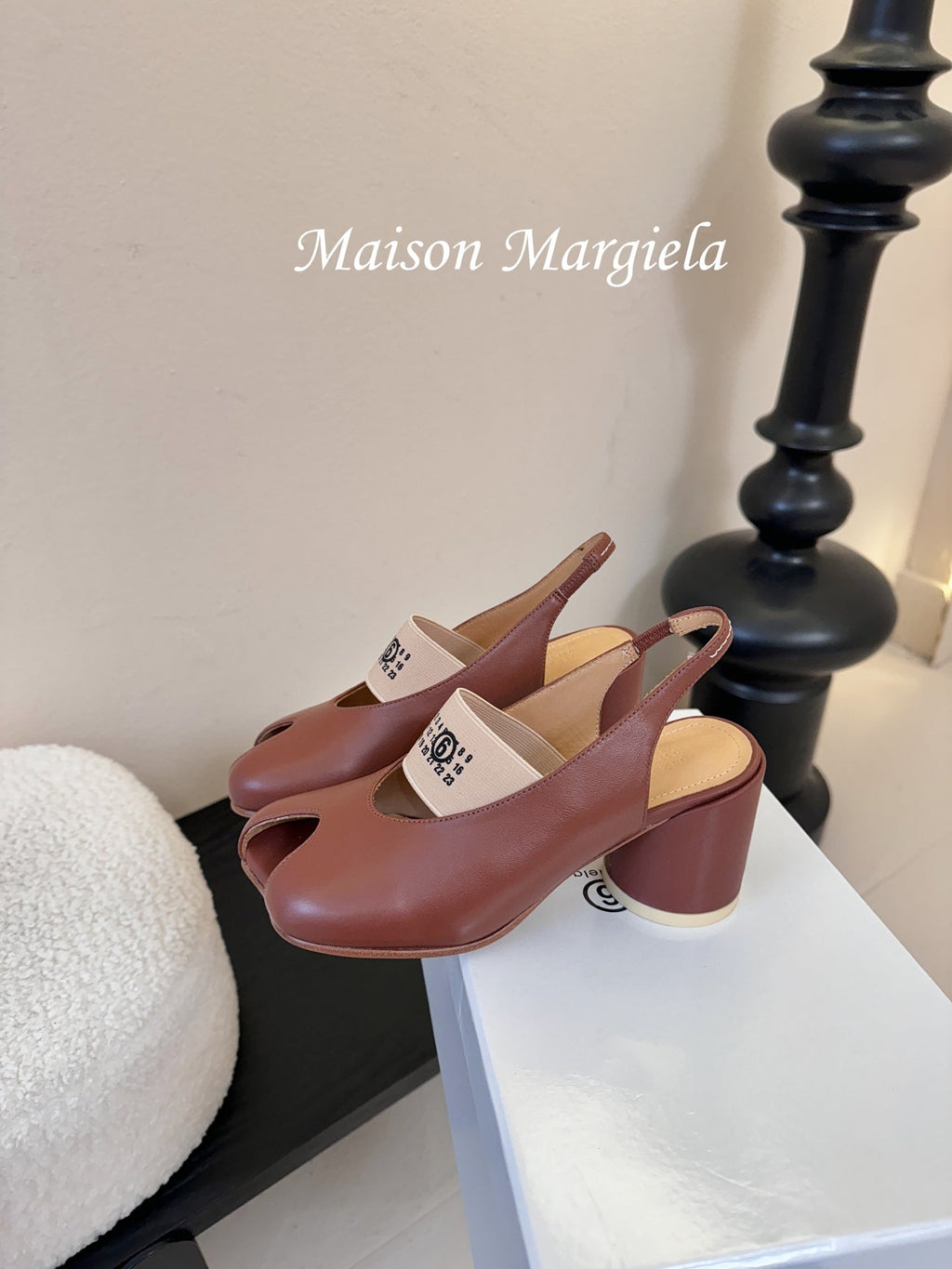 Maison Margiela Split-Toe Peep-Toe Chunky Heel Slingback Brown in Sheepskin 580437