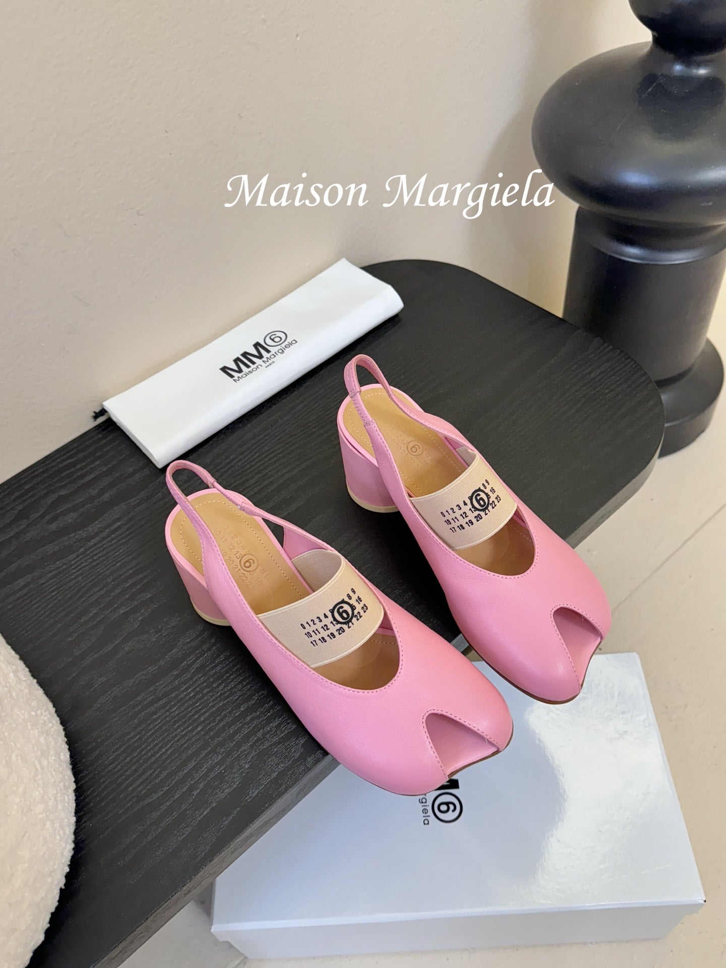 Maison Margiela Split-Toe Peep-Toe Chunky Heel Slingback Pink in Sheepskin 580435